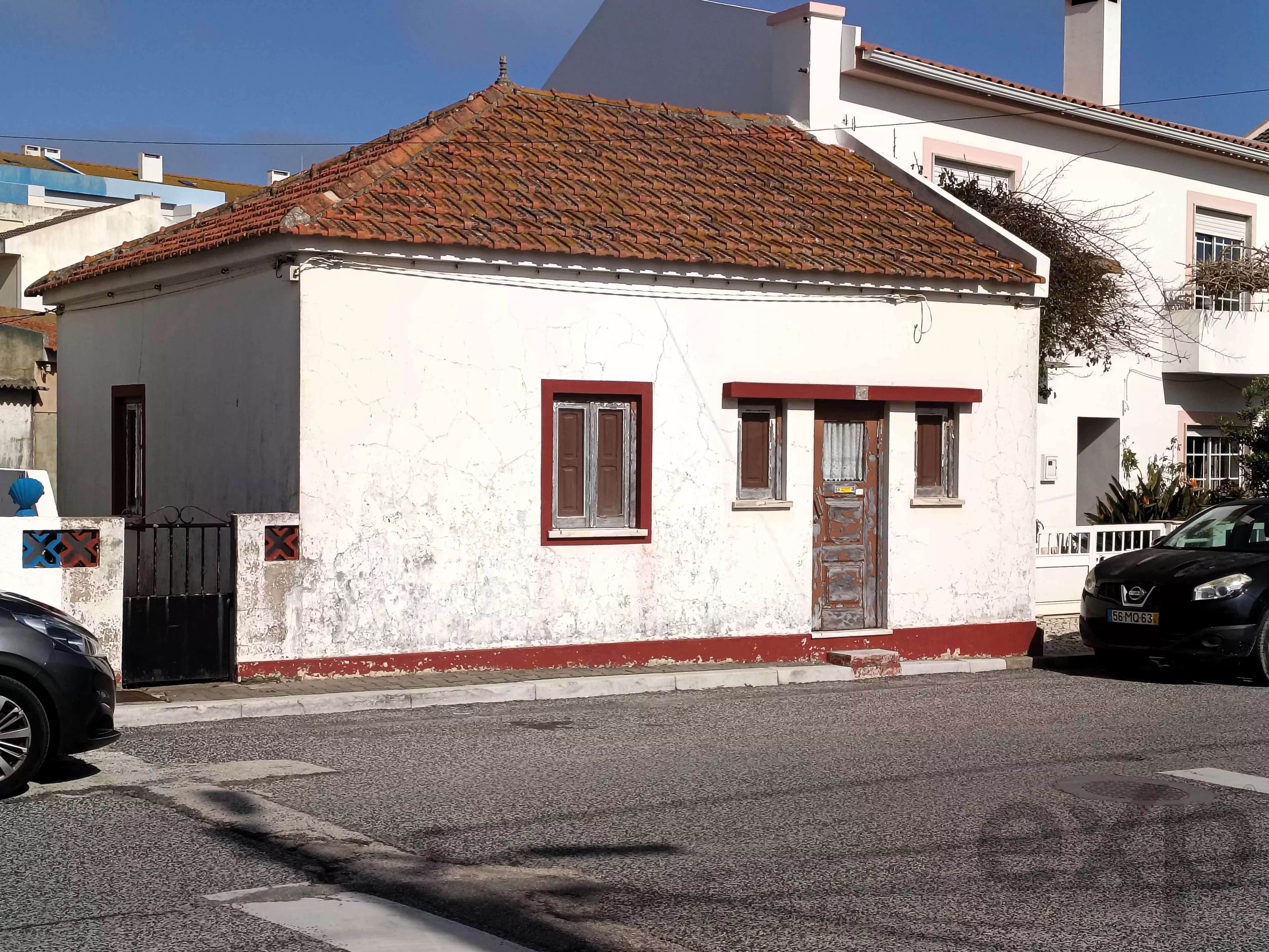 Moradia Térrea com Quintal em Peniche
