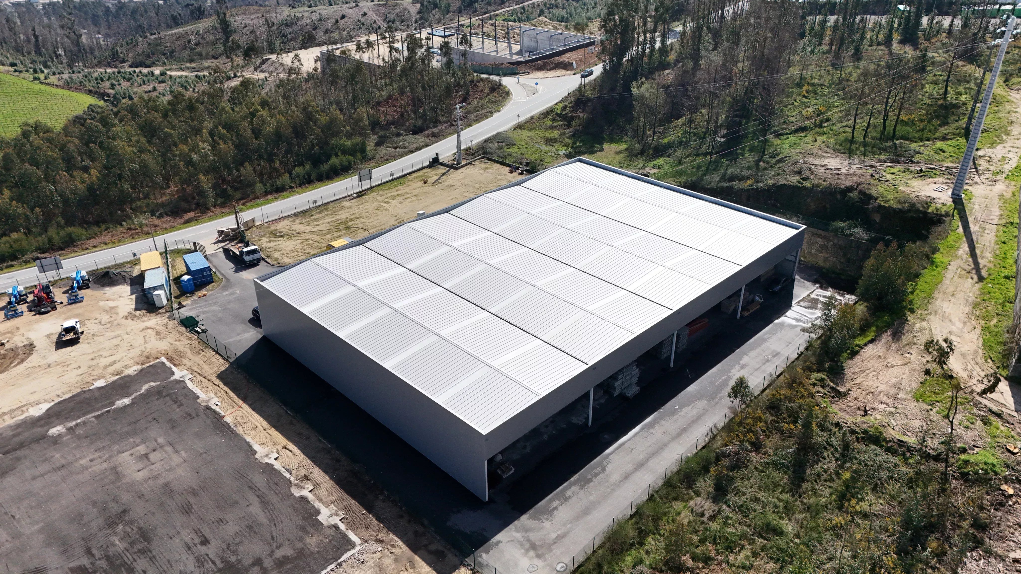 Armazéns Industriais com Excelente Localização – EN15 | A 700m da A4