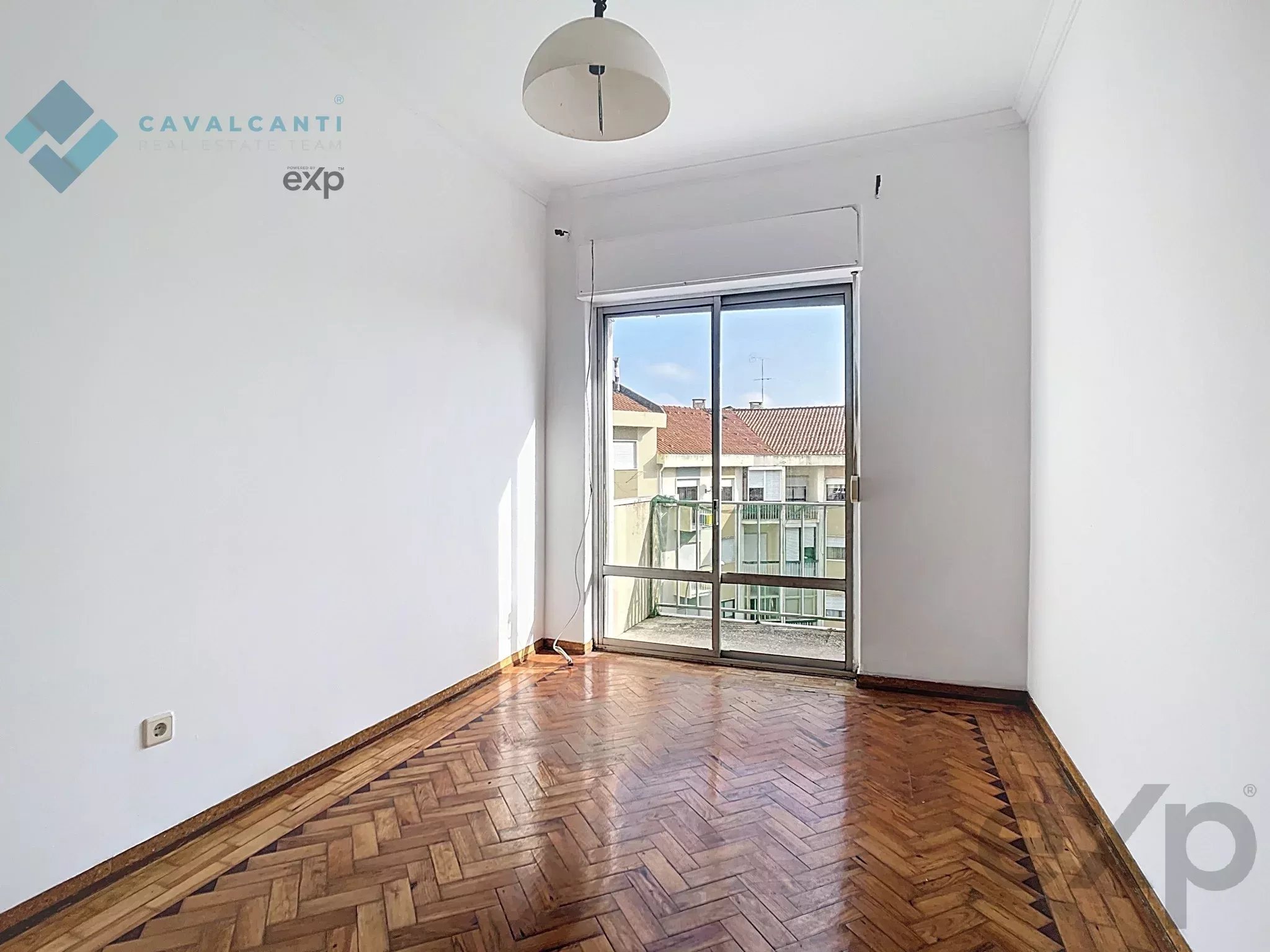 Three‑bedroom apartment for refurbishment in the heart of Carnaxide 86827812 image 36
