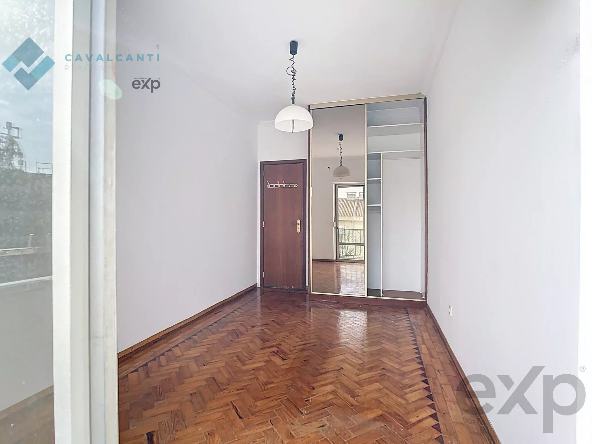 Three‑bedroom apartment for refurbishment in the heart of Carnaxide 86827812 image 37