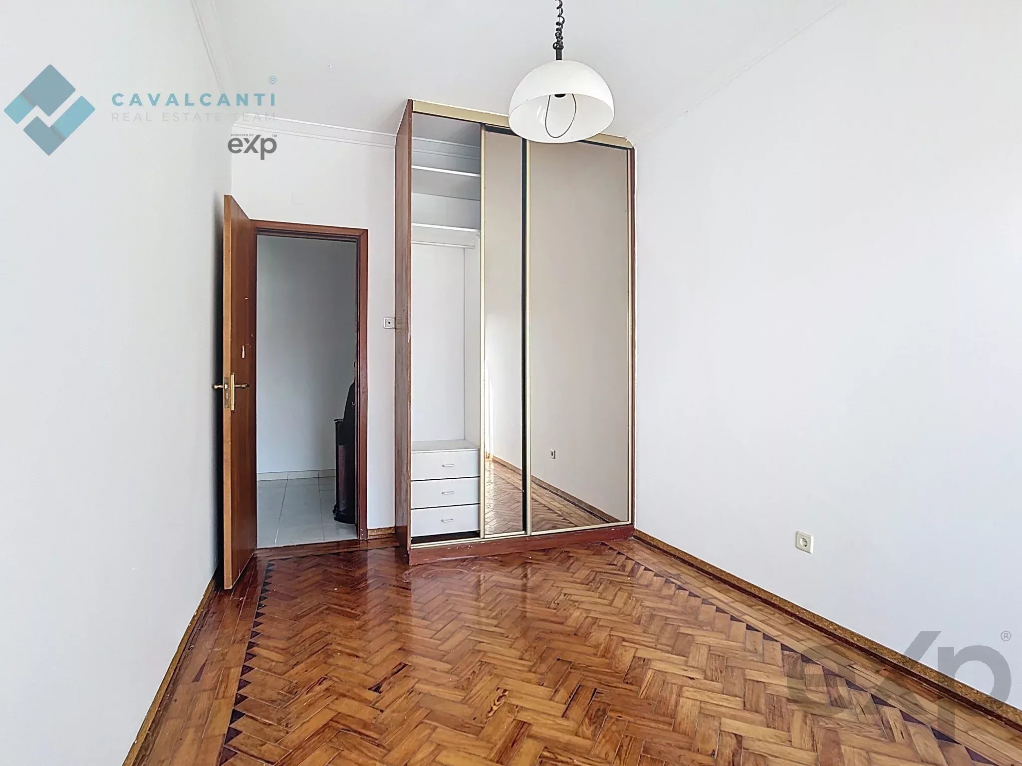 Three‑bedroom apartment for refurbishment in the heart of Carnaxide 86827812 image 35