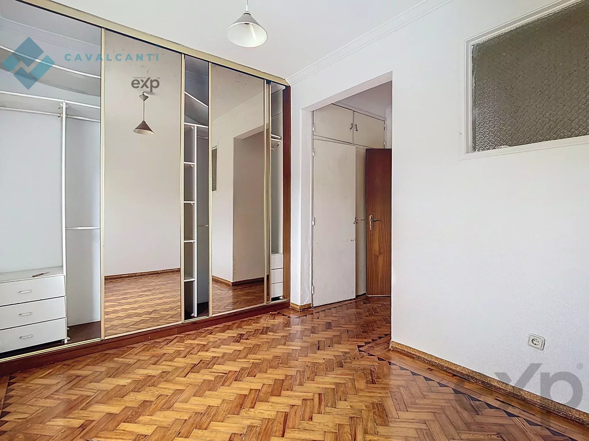 Three‑bedroom apartment for refurbishment in the heart of Carnaxide 86827812 image 42