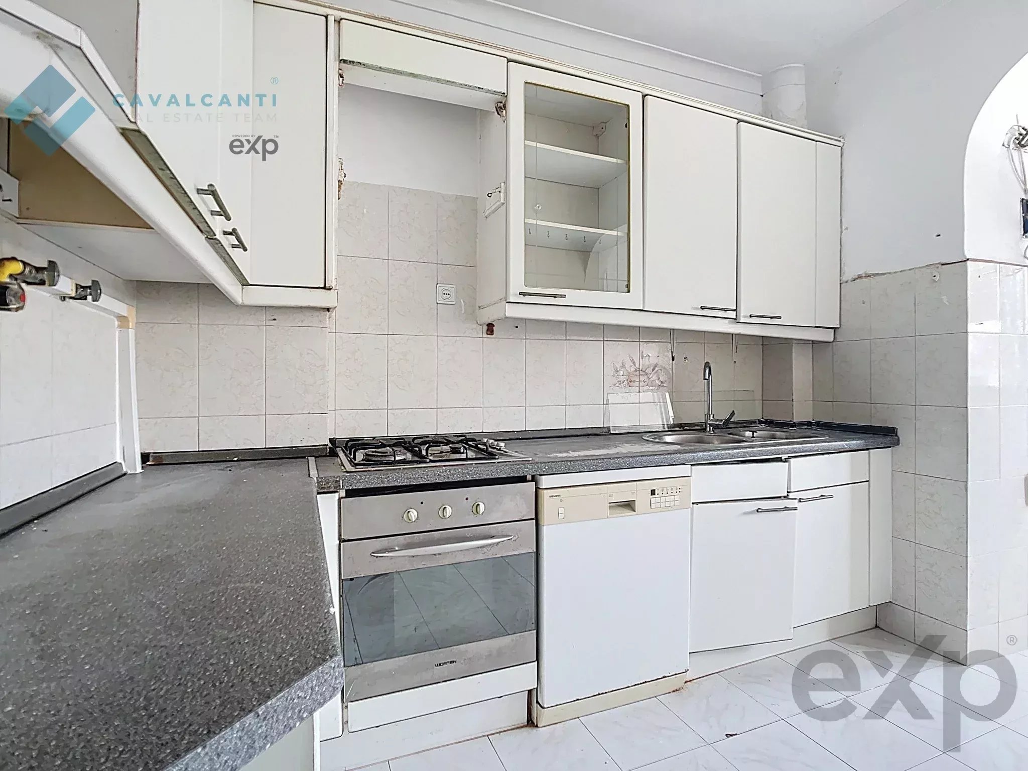 Three‑bedroom apartment for refurbishment in the heart of Carnaxide 86827812 image 12