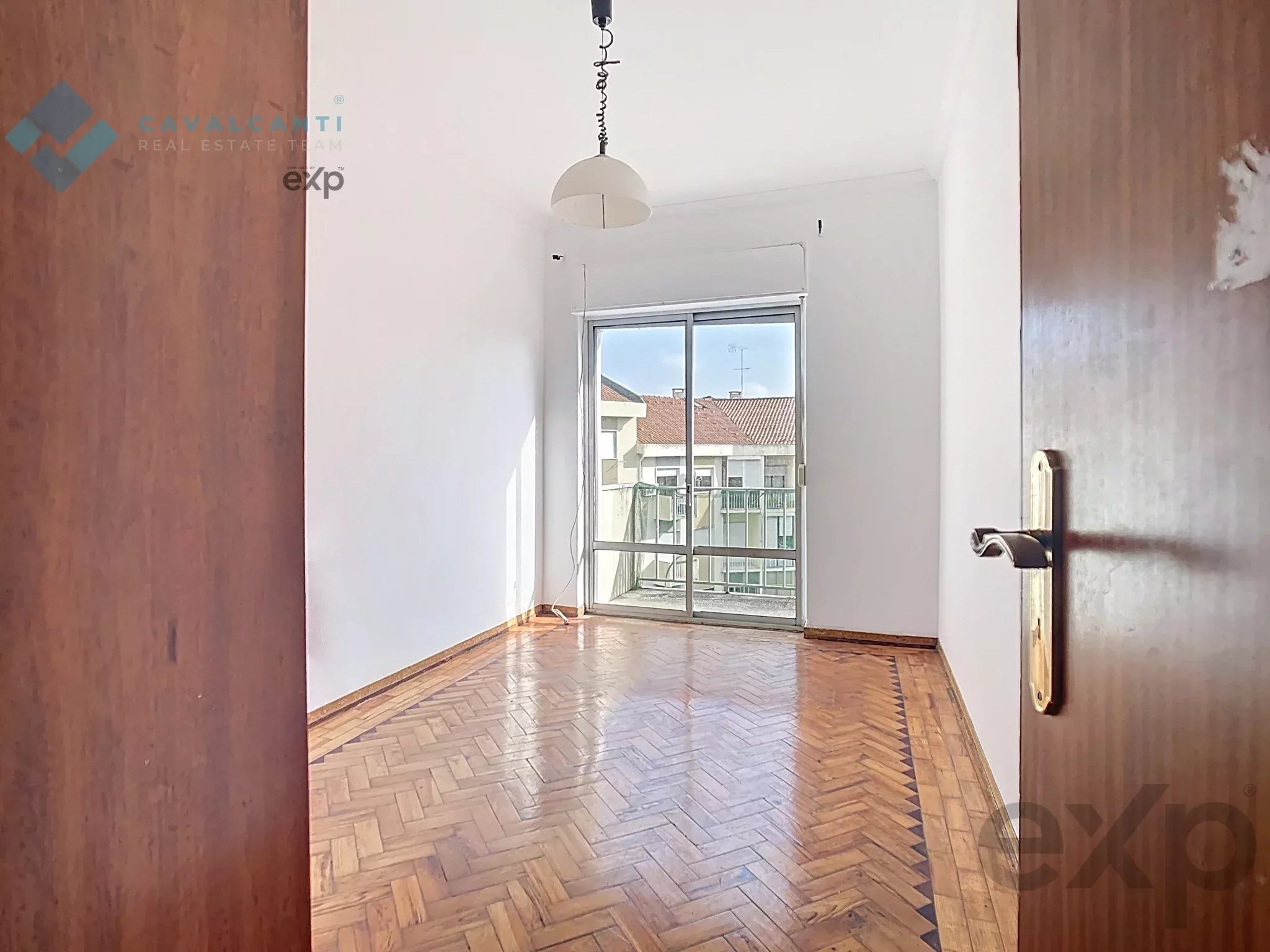 Three‑bedroom apartment for refurbishment in the heart of Carnaxide 86827812 image 34
