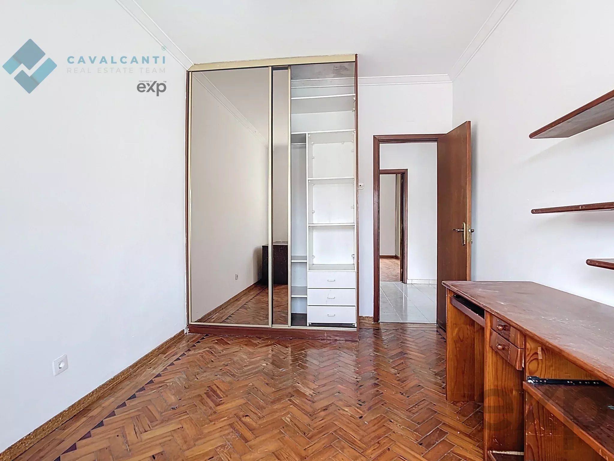 Three‑bedroom apartment for refurbishment in the heart of Carnaxide 86827812 image 32