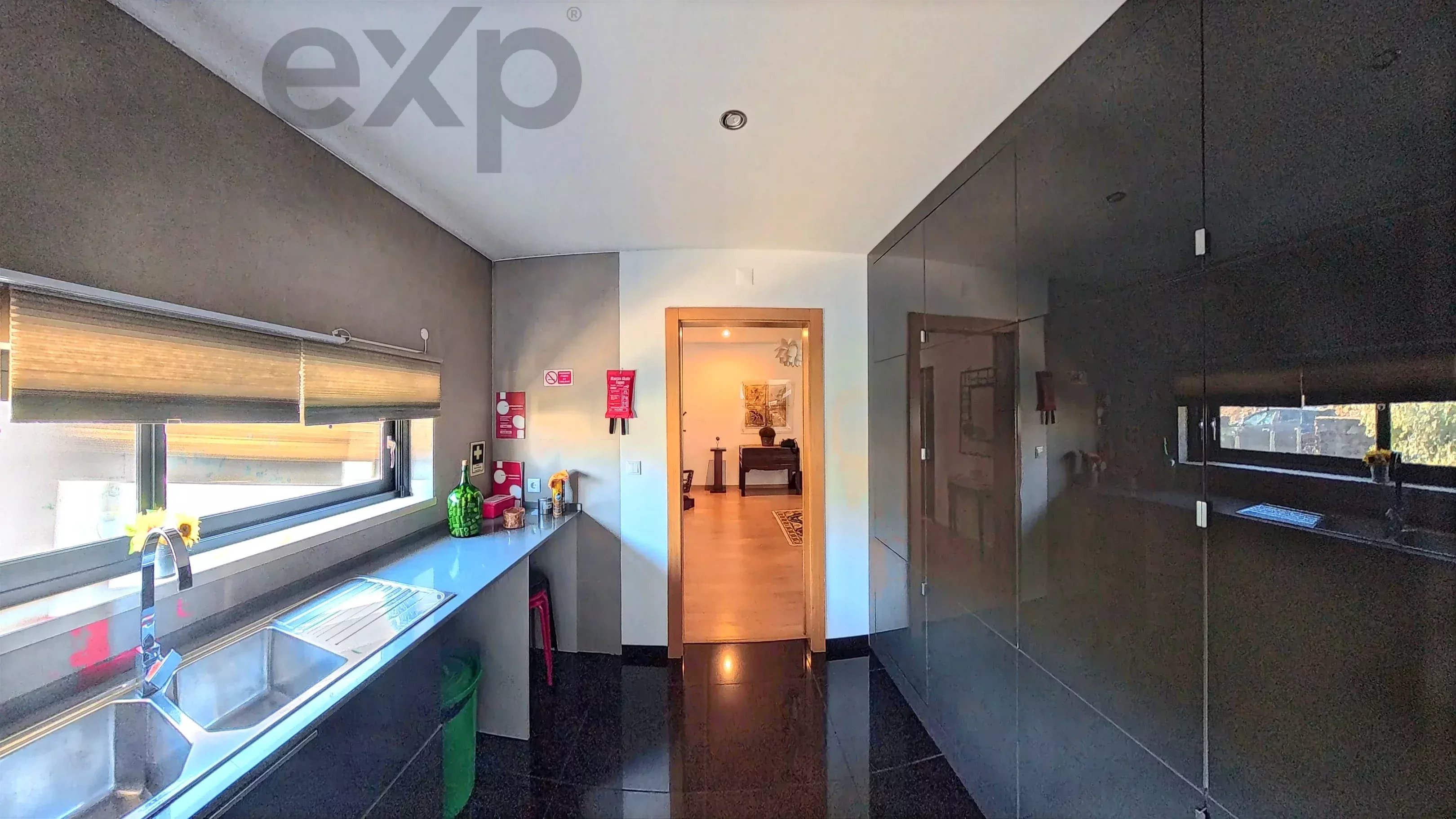 T5 residence – two independent dwellings, swimming pool, plot of 2,565 m² and local accommodation licence 86873882 image 7
