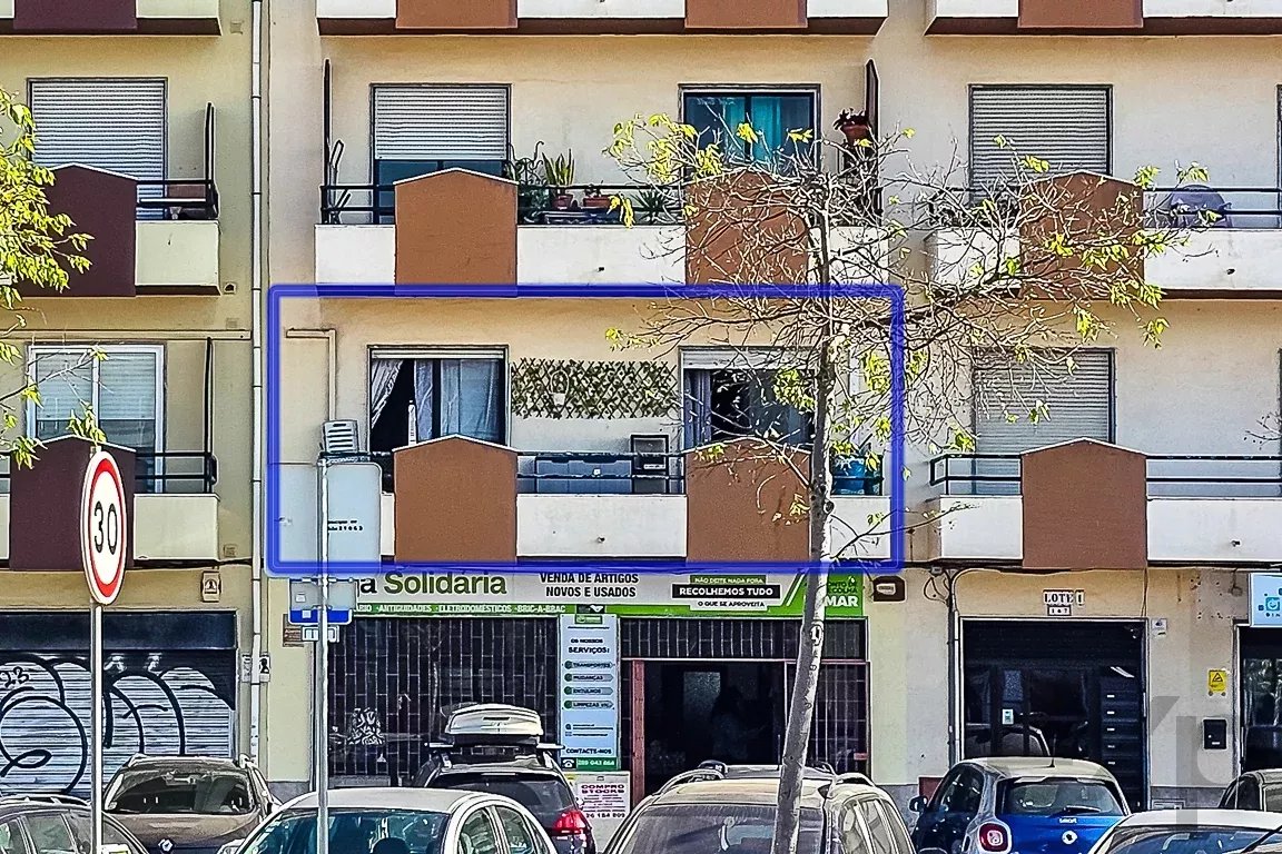 Apartamento T2 em Olhão com varanda e terraço coberto | Excelente localização