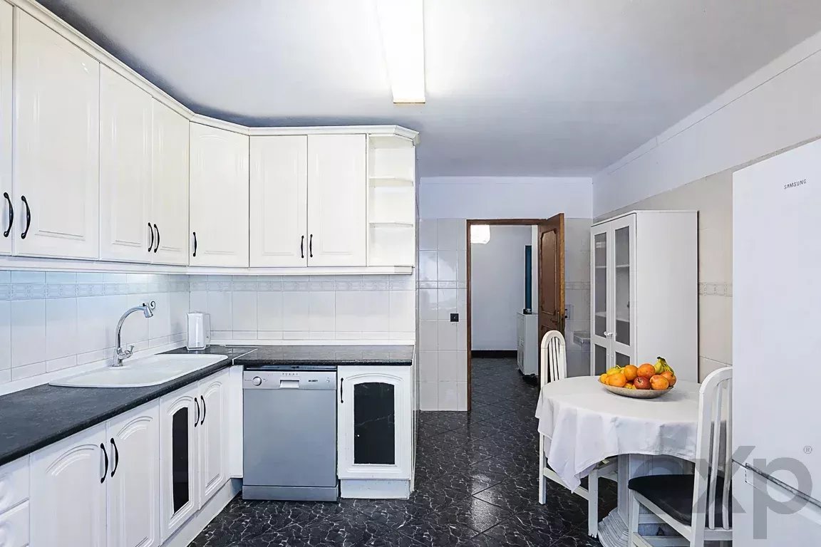 Apartment T2 in Olhão with balcony and covered terrace, excellent location 86879591 image 13