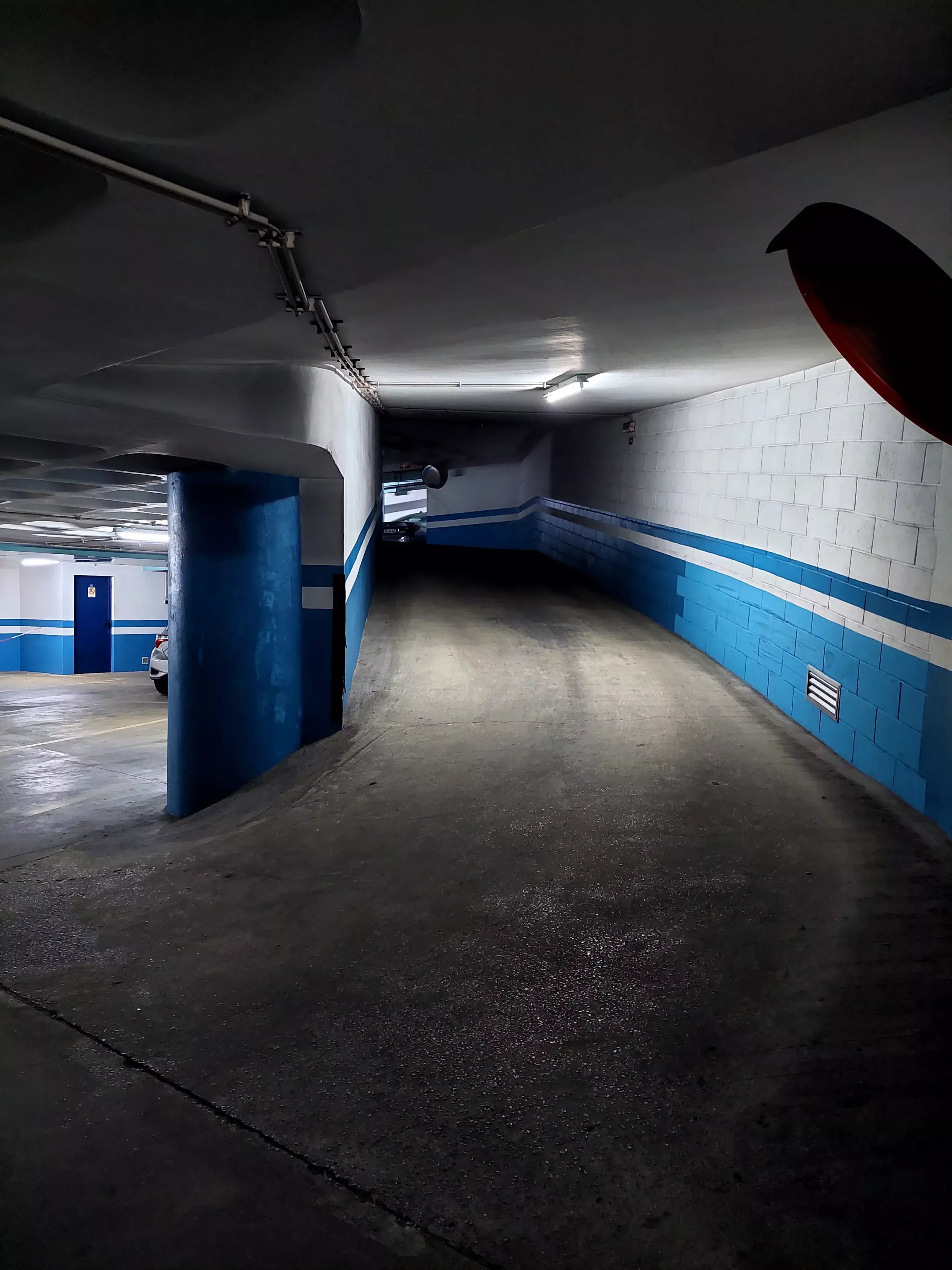 Garage in the Heart of Chiado 3