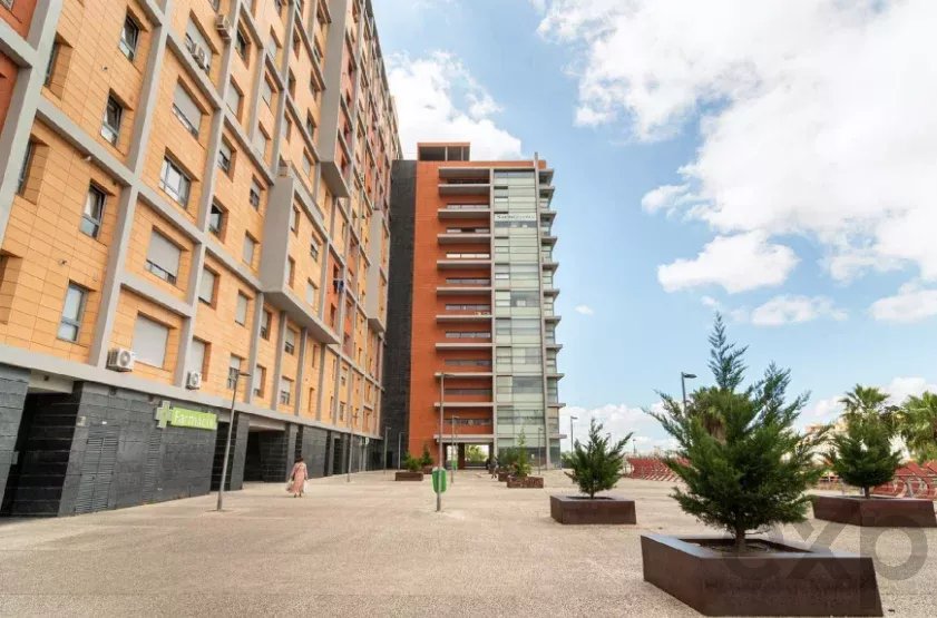 Spacious office with dedicated parking spaces 86883564 image 2