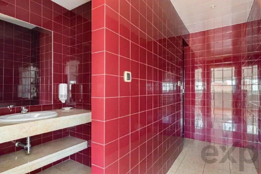 Spacious office with dedicated parking spaces 86883564 image 19