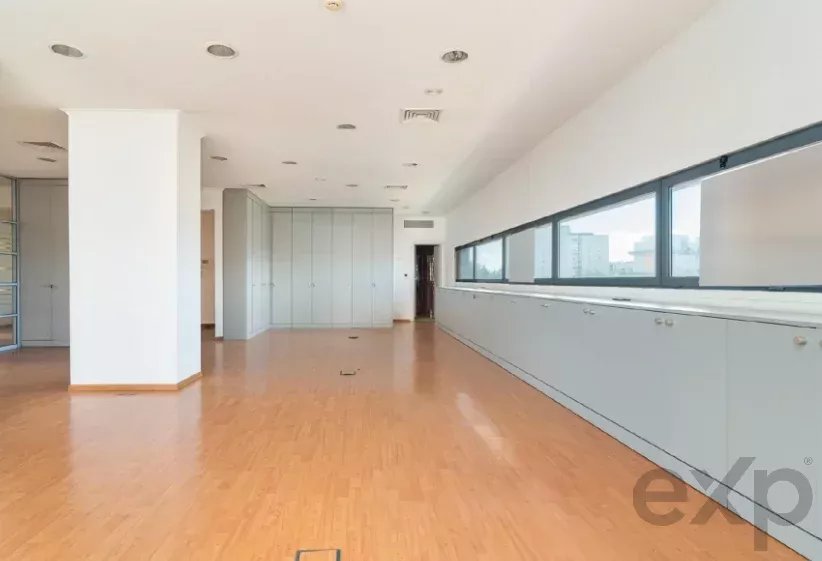 Spacious office with dedicated parking spaces 86883564 image 9
