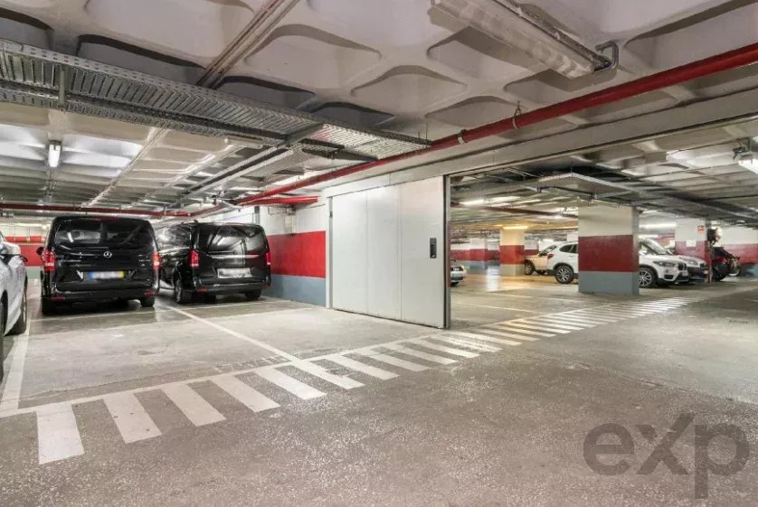 Spacious office with dedicated parking spaces 86883564 image 23