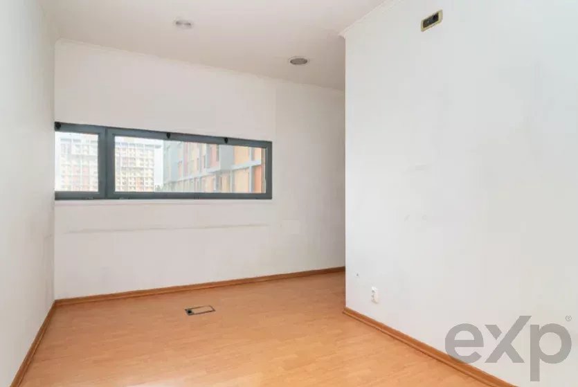 Spacious office with dedicated parking spaces 86883564 image 13