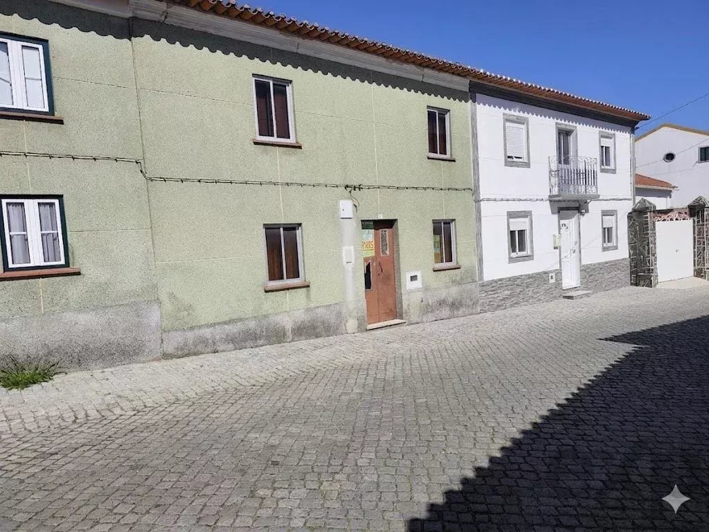 Casa T3 típica em Vale de Gaviões, Margem