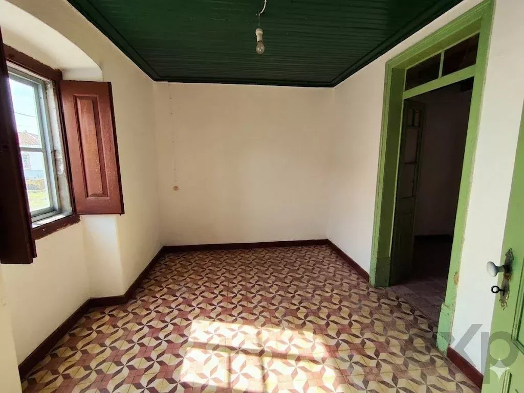 Casa T3 típica em Vale de Gaviões, Margem