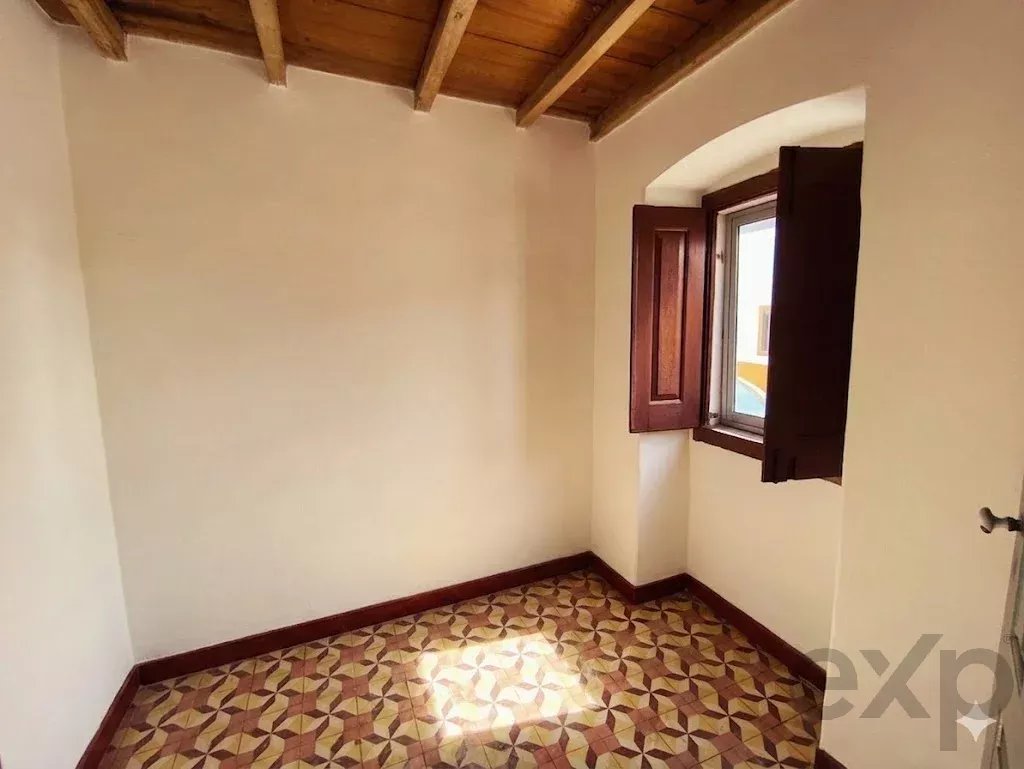 Casa T3 típica em Vale de Gaviões, Margem