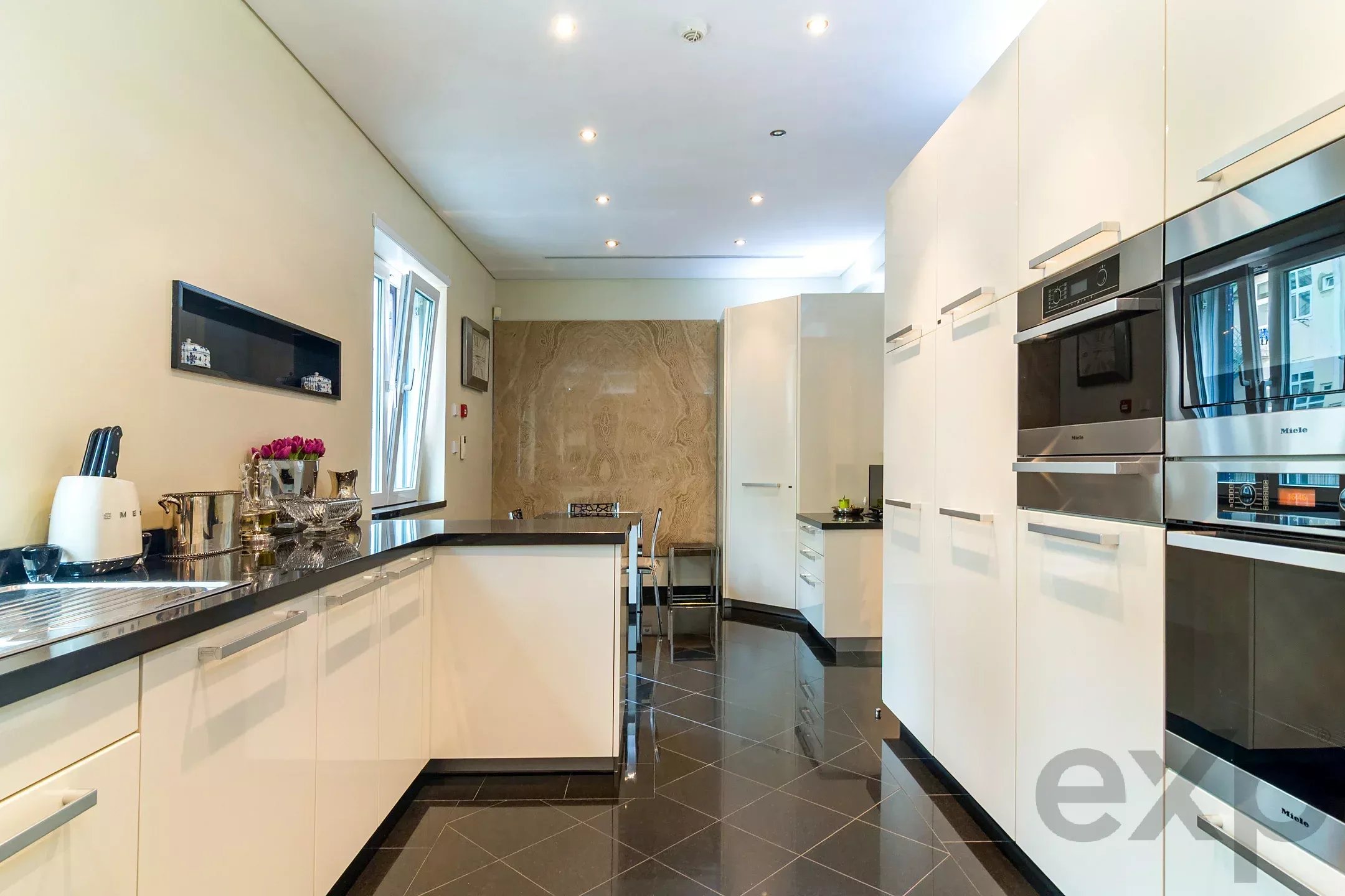 The epitome of luxury and security in the heart of Lisbon 86892654 image 7