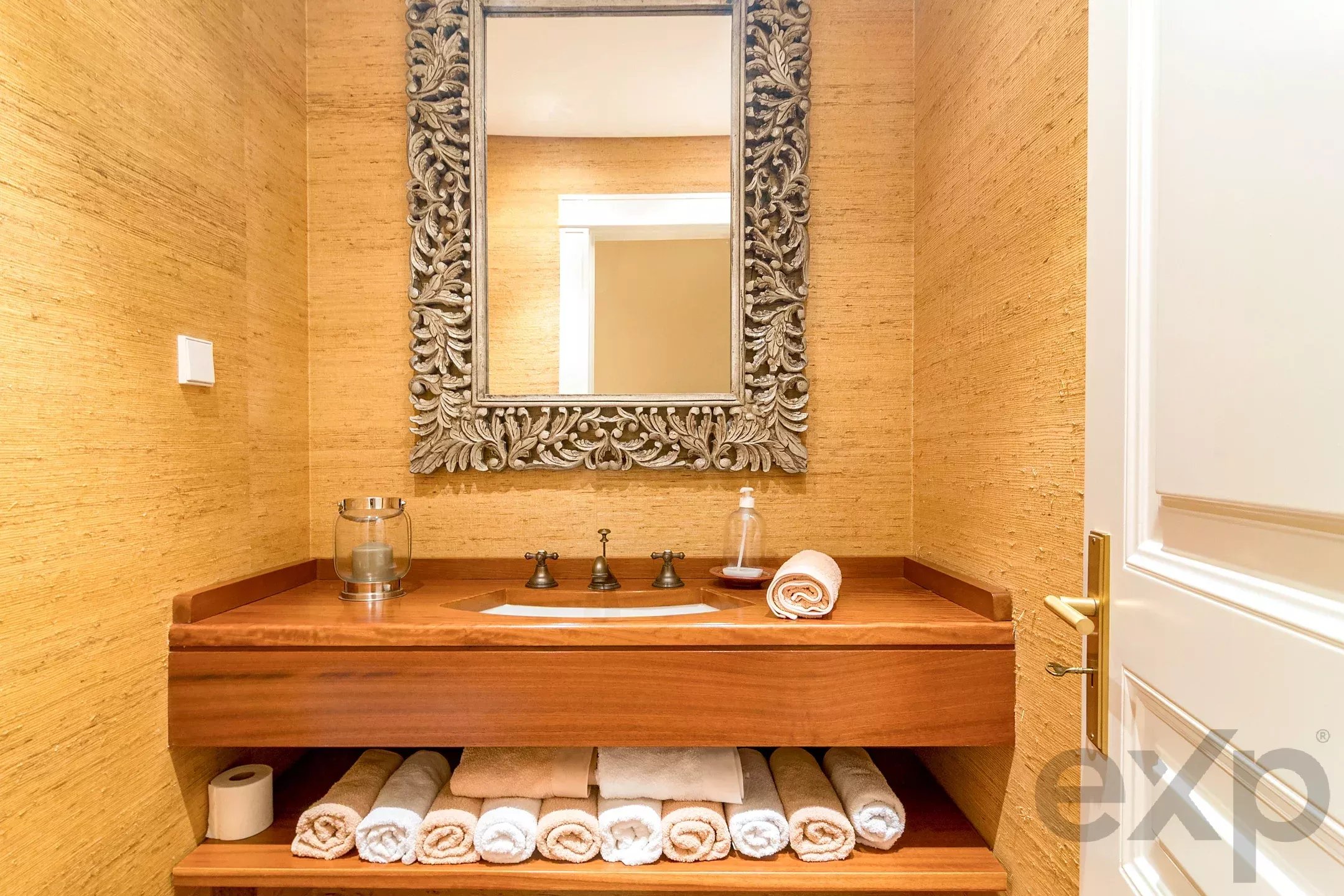 The epitome of luxury and security in the heart of Lisbon 86892654 image 12