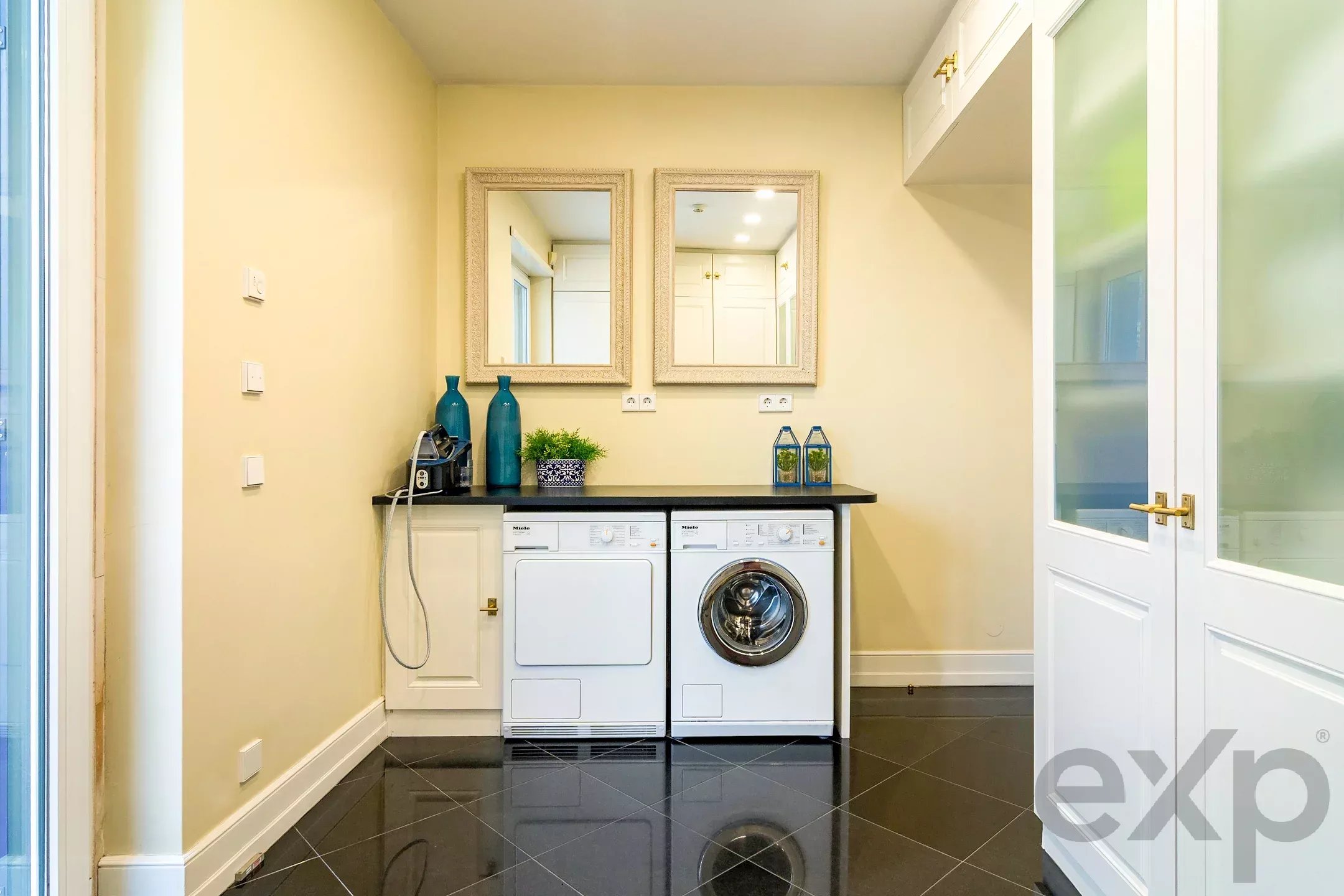 The epitome of luxury and security in the heart of Lisbon 86892654 image 8