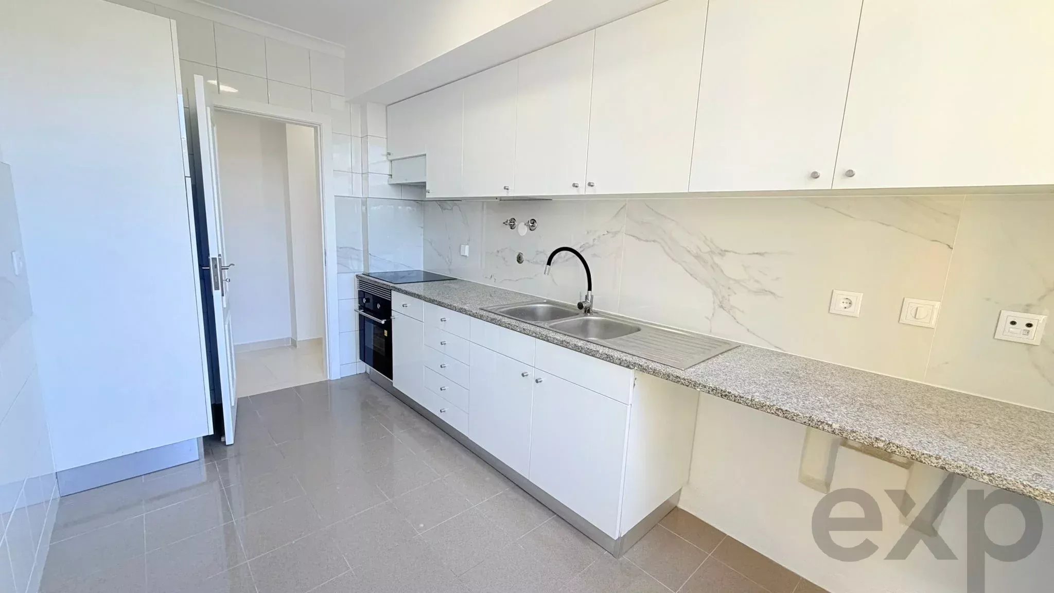 Apartamento T3 Feijó, Almada remodelado