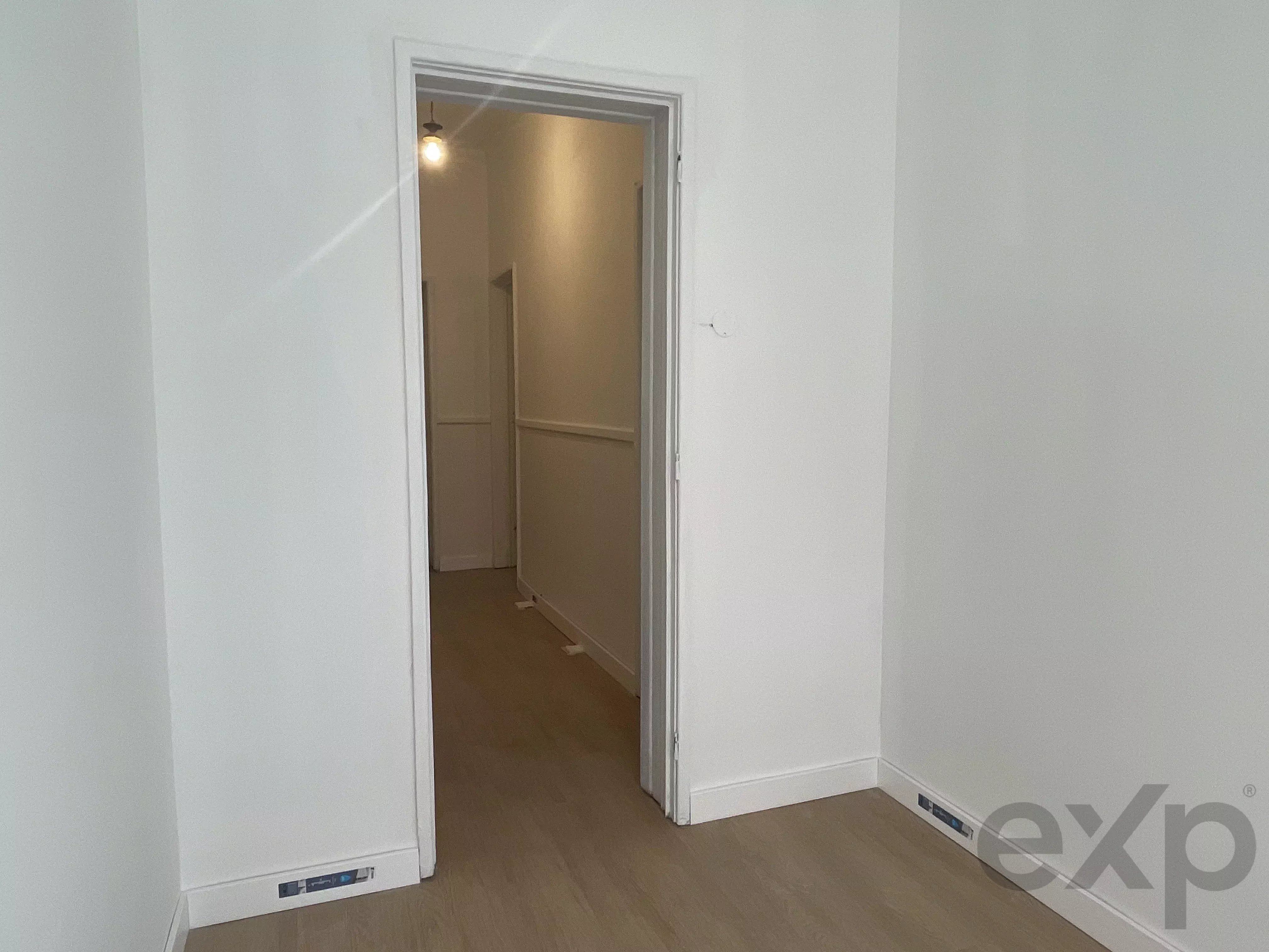 T3 com charme e logradouro Para Remodelar – Lisboa 86916807 image 14
