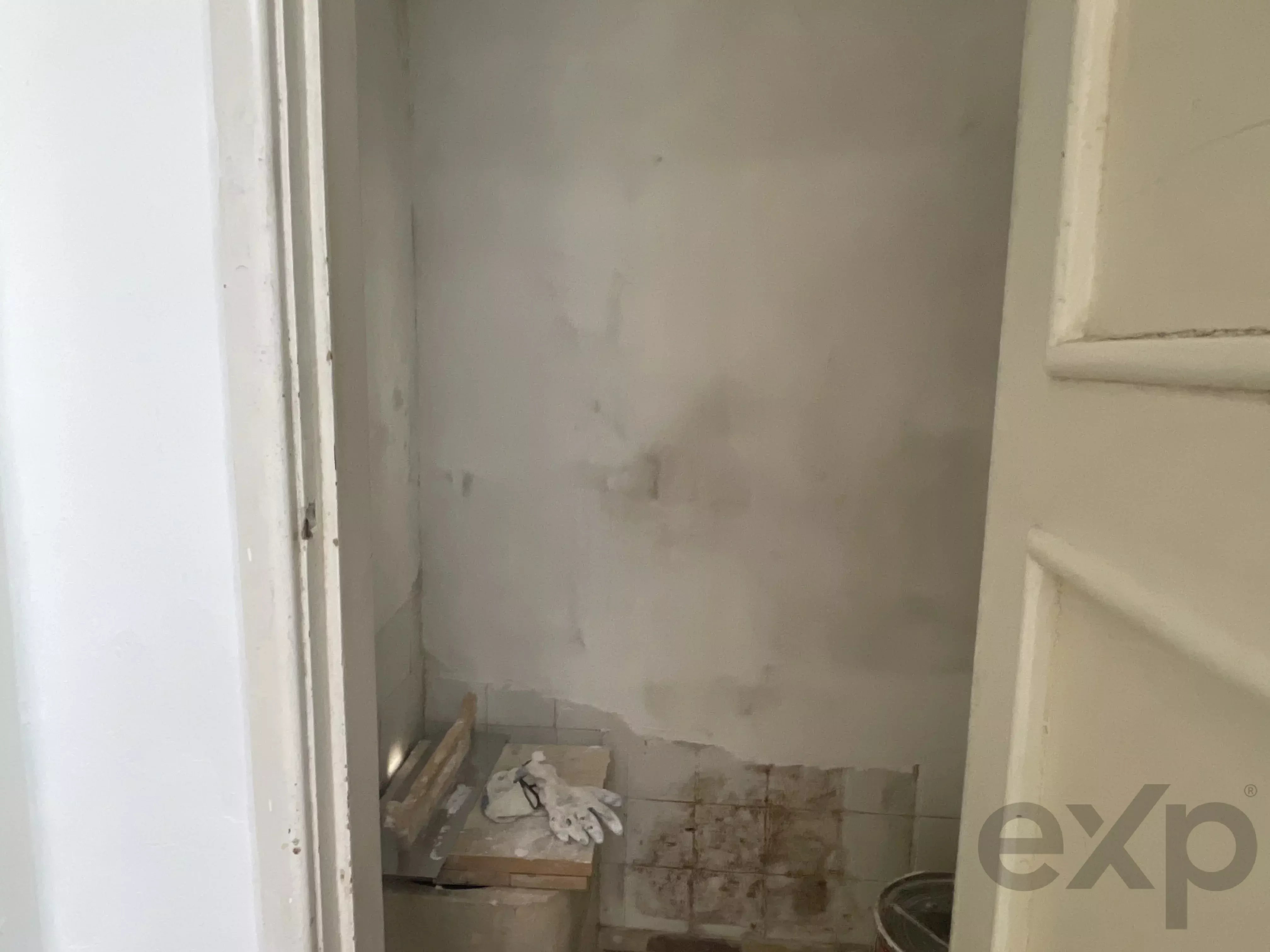 T3 com charme e logradouro Para Remodelar – Lisboa 86916807 image 42