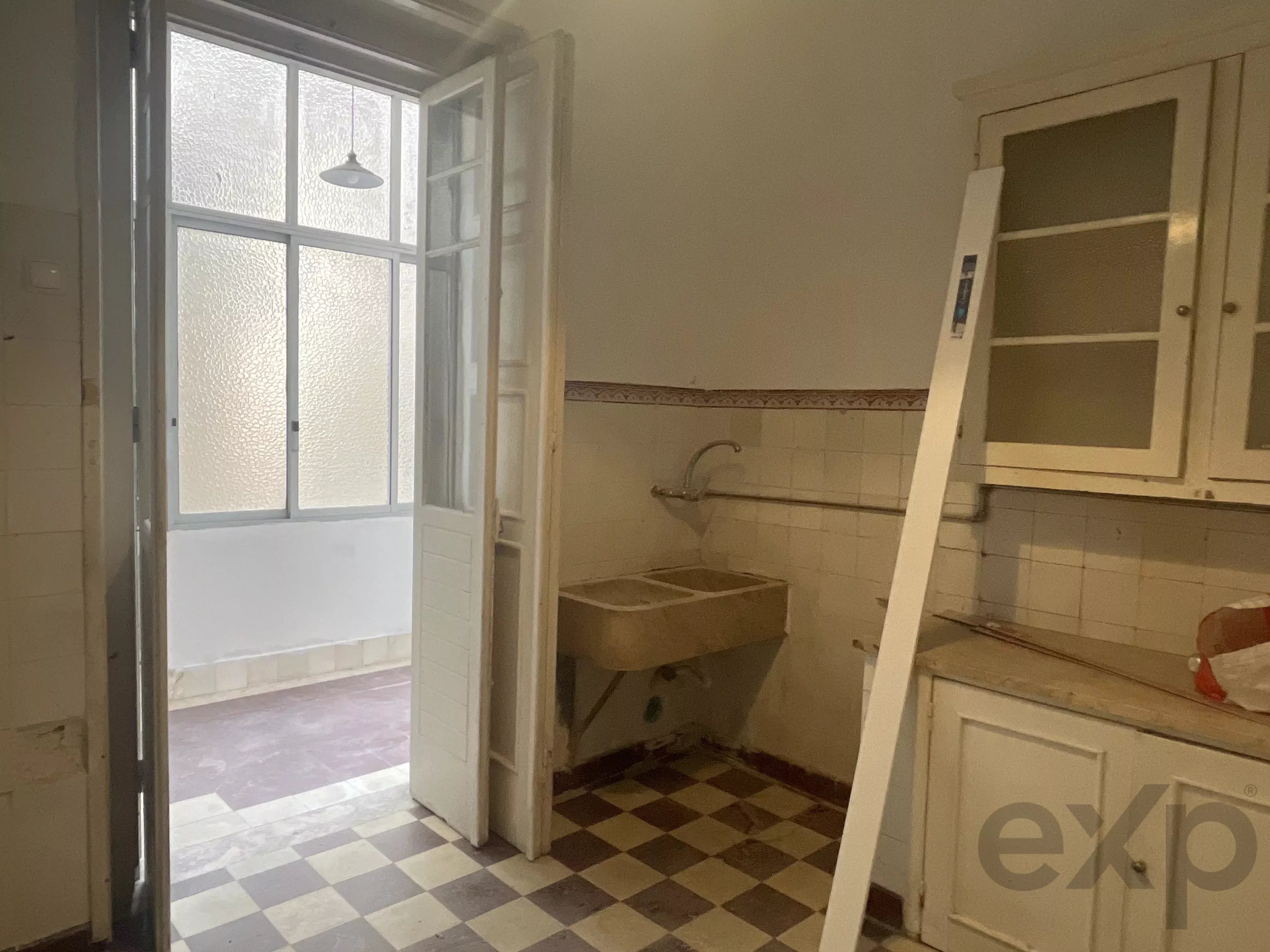 T3 com charme e logradouro Para Remodelar – Lisboa 86916807 image 39