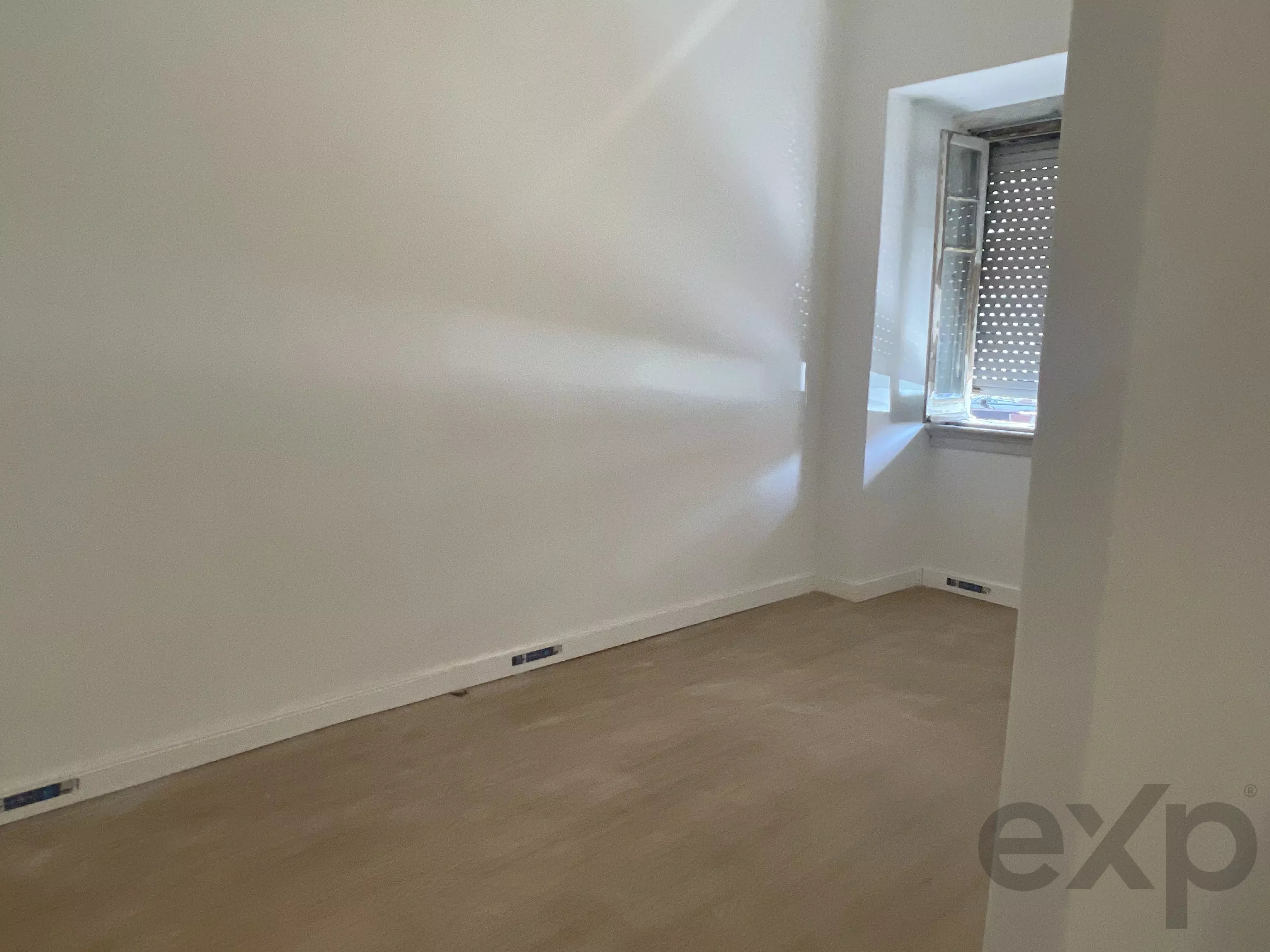 T3 com charme e logradouro Para Remodelar – Lisboa 86916807 image 16