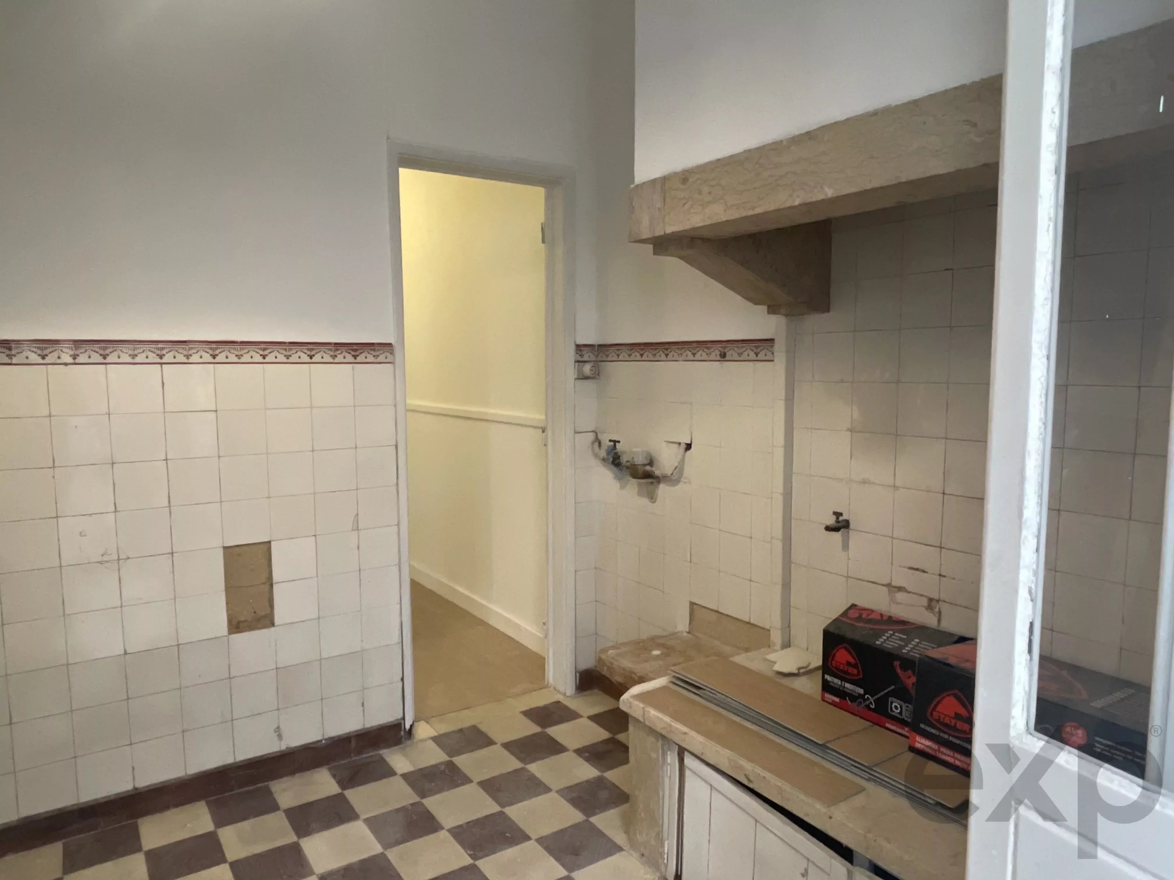 T3 com charme e logradouro Para Remodelar – Lisboa 86916807 image 40
