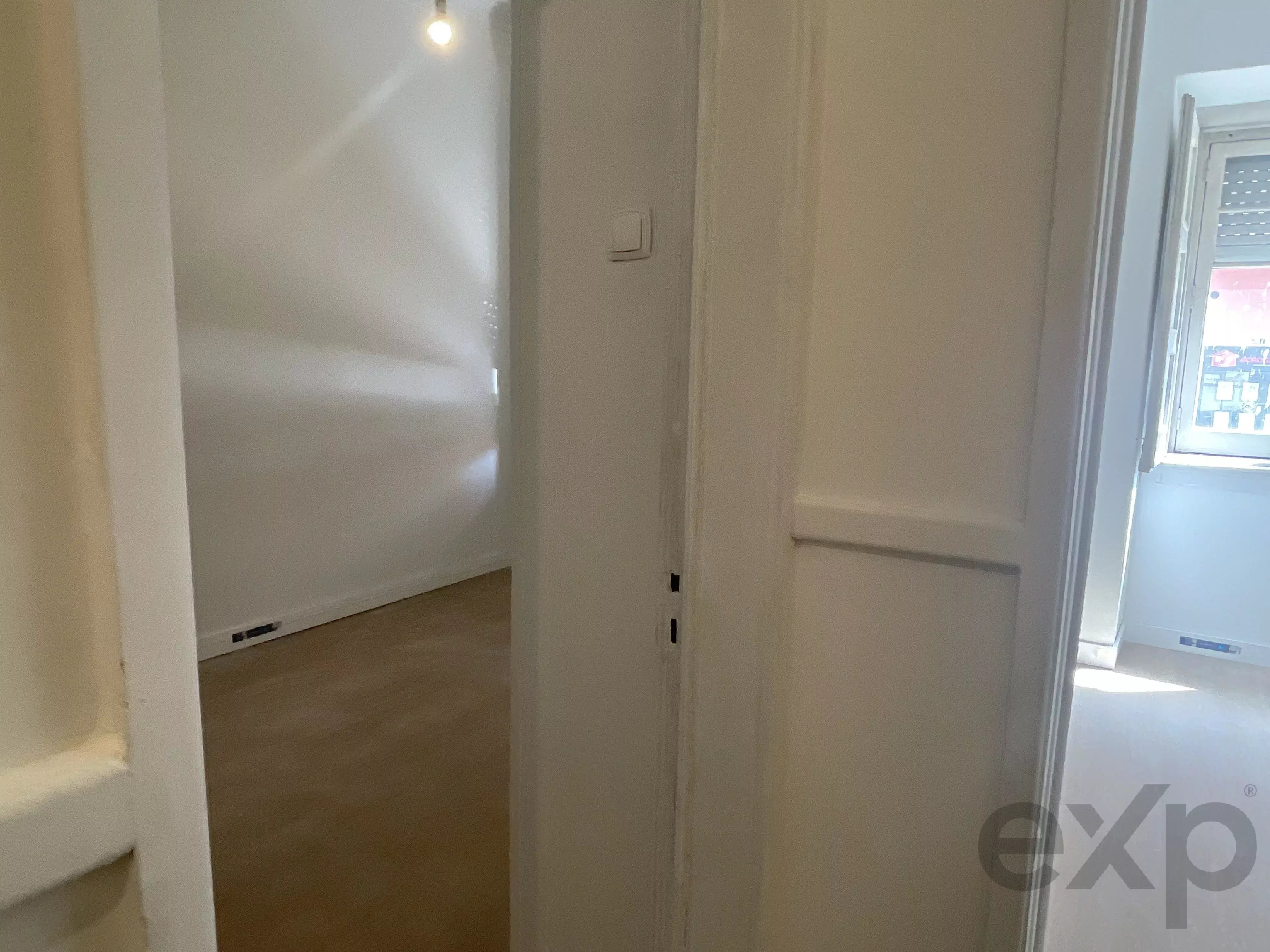 T3 com charme e logradouro Para Remodelar – Lisboa 86916807 image 15