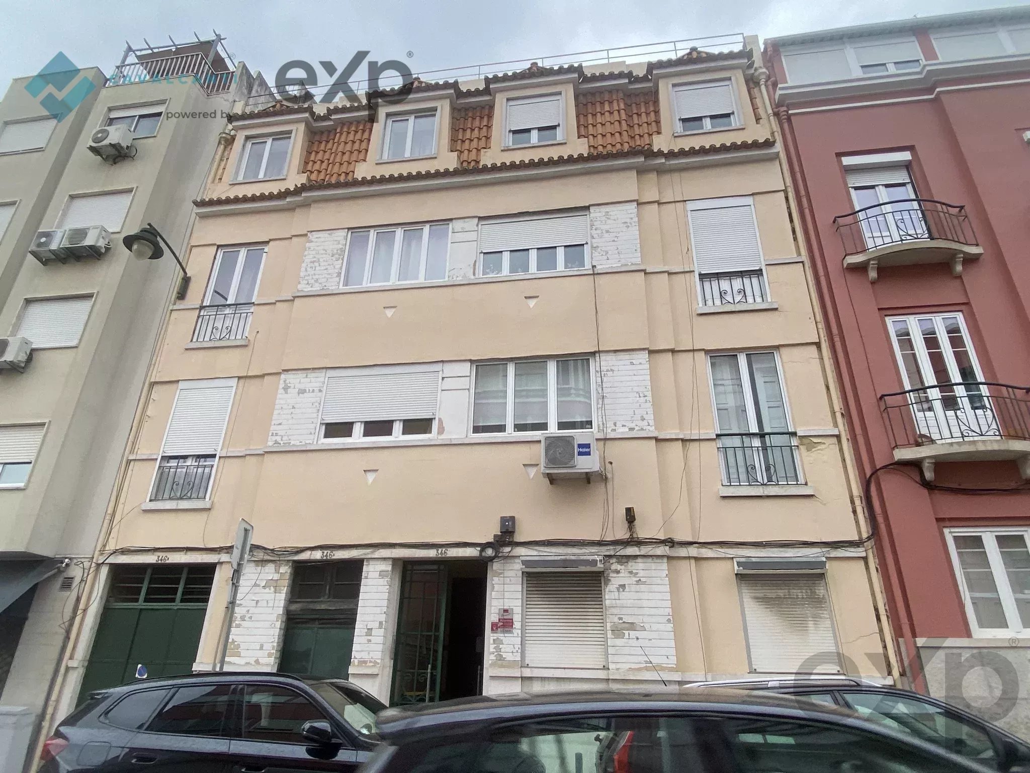 T3 com charme e logradouro Para Remodelar – Lisboa 86916807 image 8