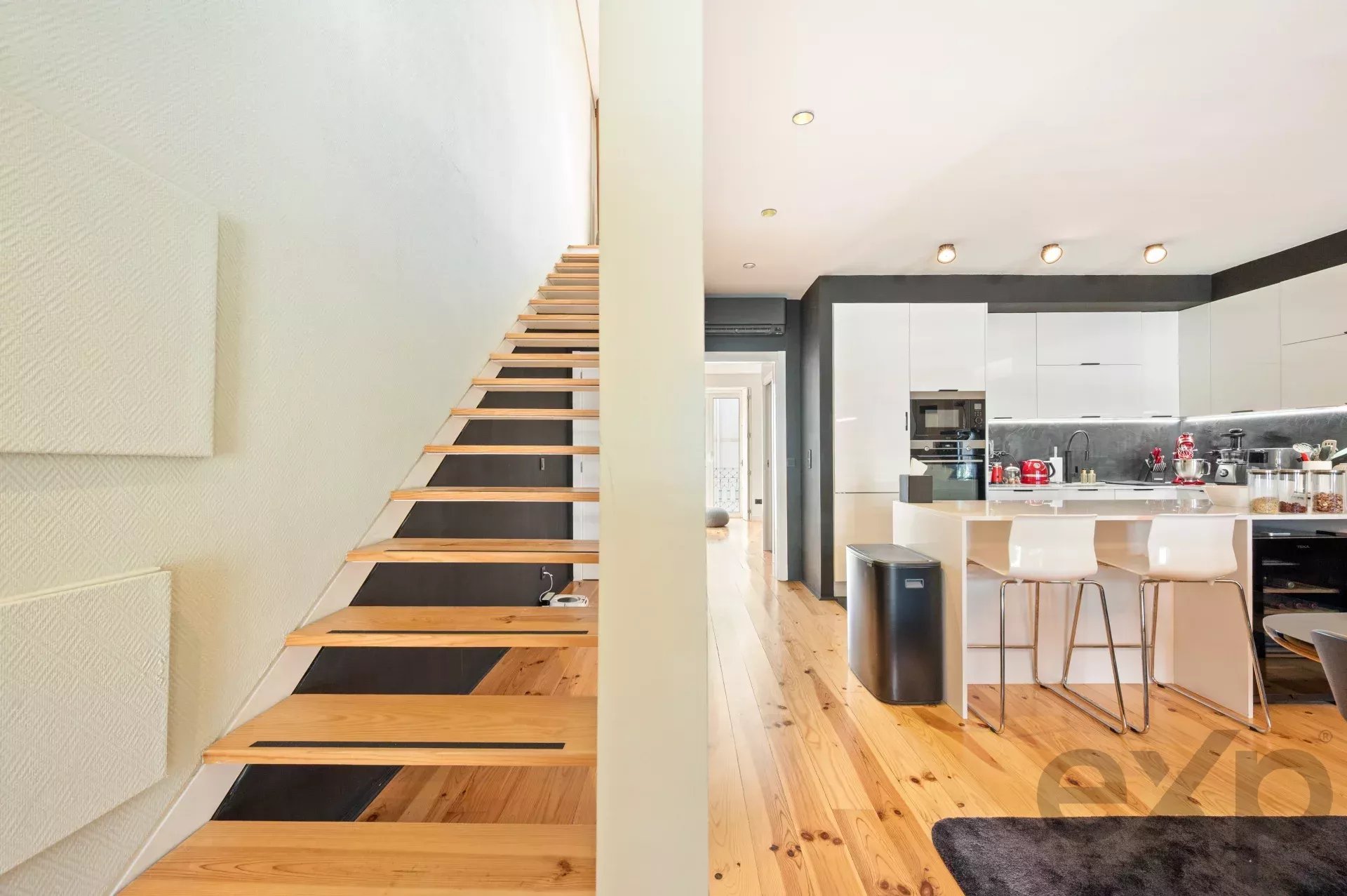 Elegant Two‑Bedroom + One‑Bathroom Penthouse in Central Lisbon 86935832 image 37