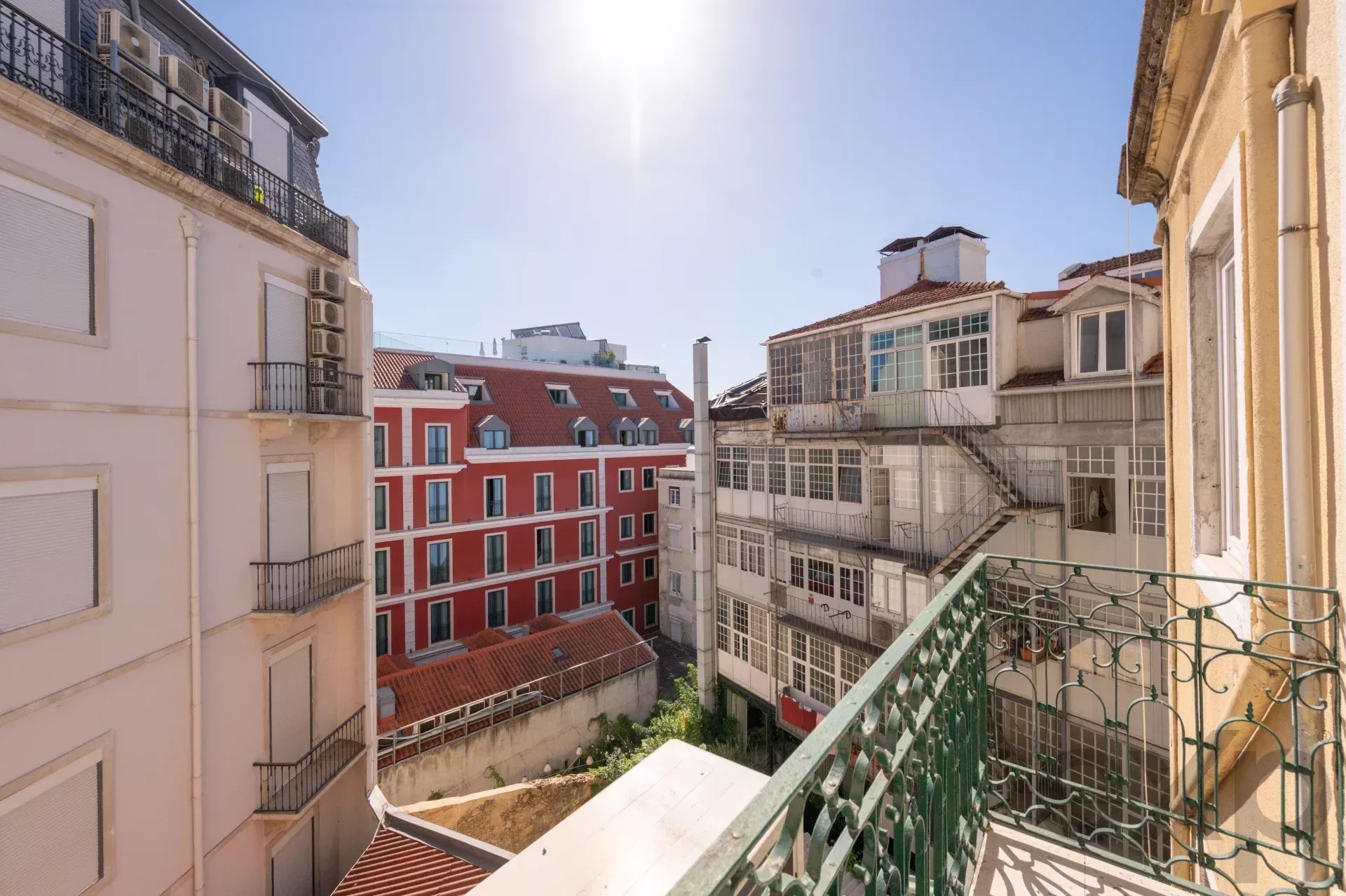 Elegant Two‑Bedroom + One‑Bathroom Penthouse in Central Lisbon 86935832 image 59