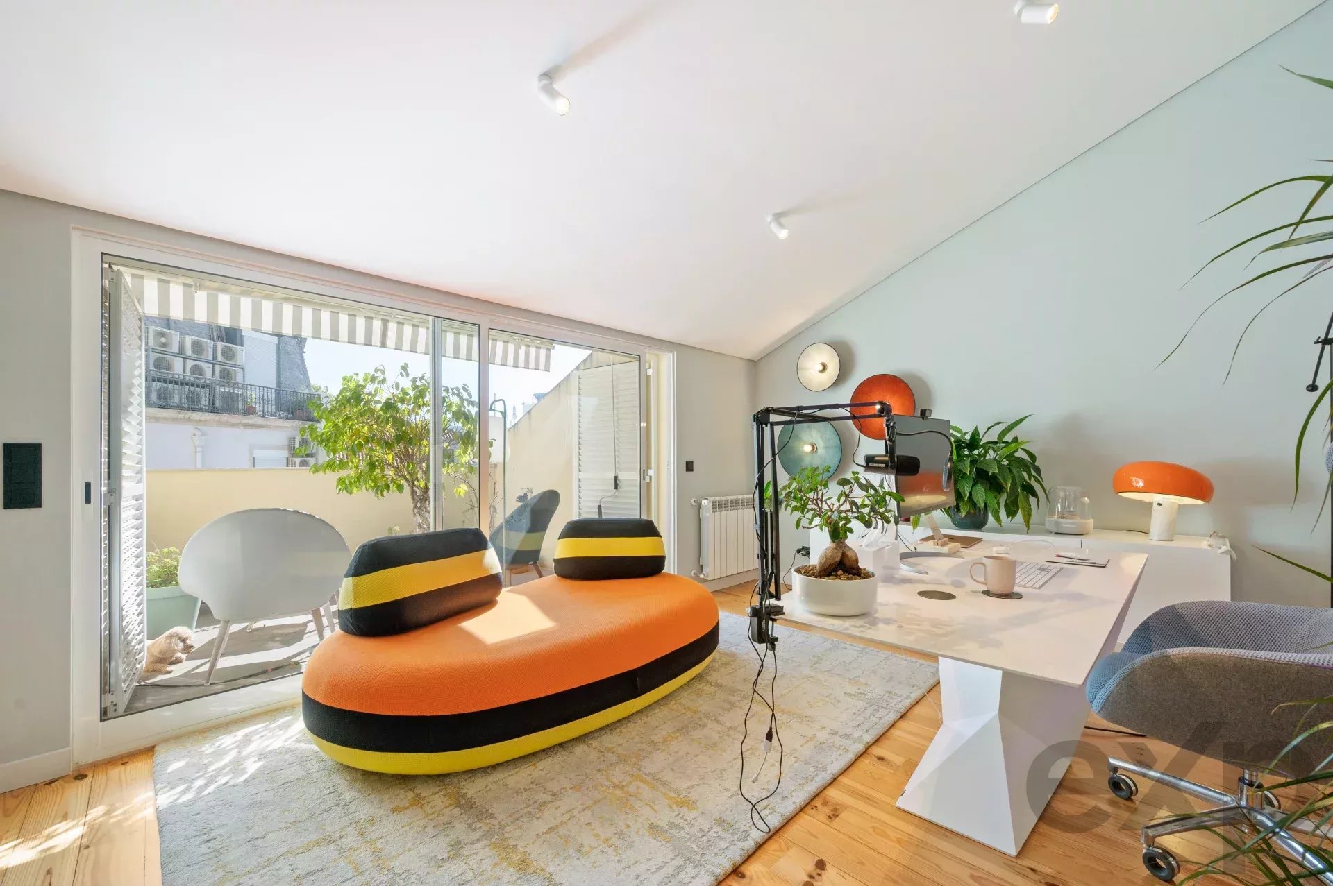 Elegant Two‑Bedroom + One‑Bathroom Penthouse in Central Lisbon 86935832 image 43