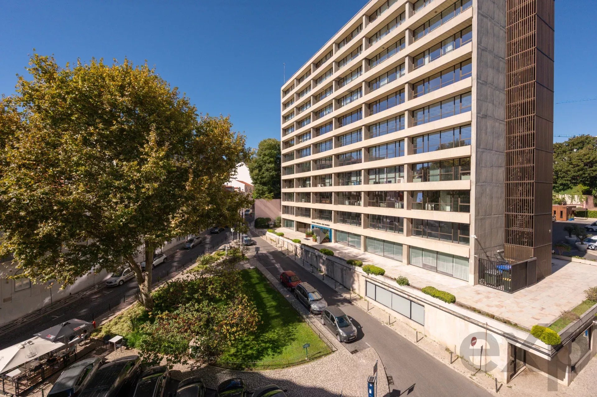 Elegant Two‑Bedroom + One‑Bathroom Penthouse in Central Lisbon 86935832 image 61