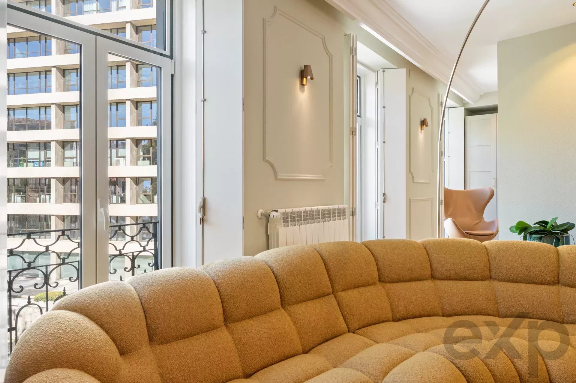 Elegant Two‑Bedroom + One‑Bathroom Penthouse in Central Lisbon 86935832 image 20