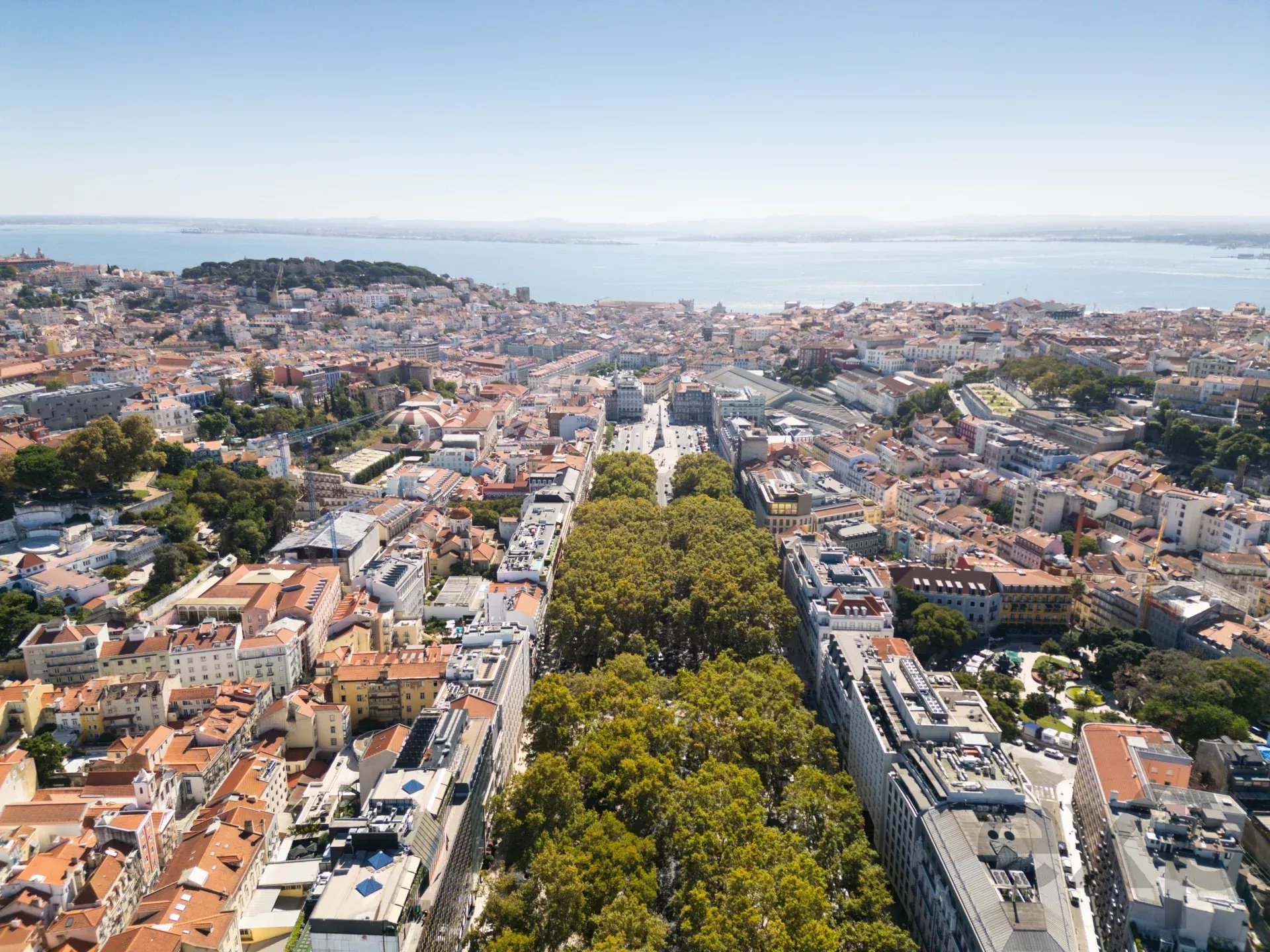 Elegant Two‑Bedroom + One‑Bathroom Penthouse in Central Lisbon 86935832 image 12