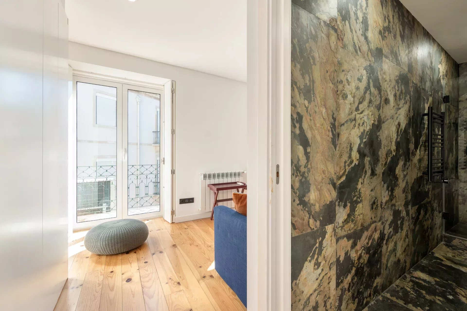 Elegant Two‑Bedroom + One‑Bathroom Penthouse in Central Lisbon 86935832 image 40