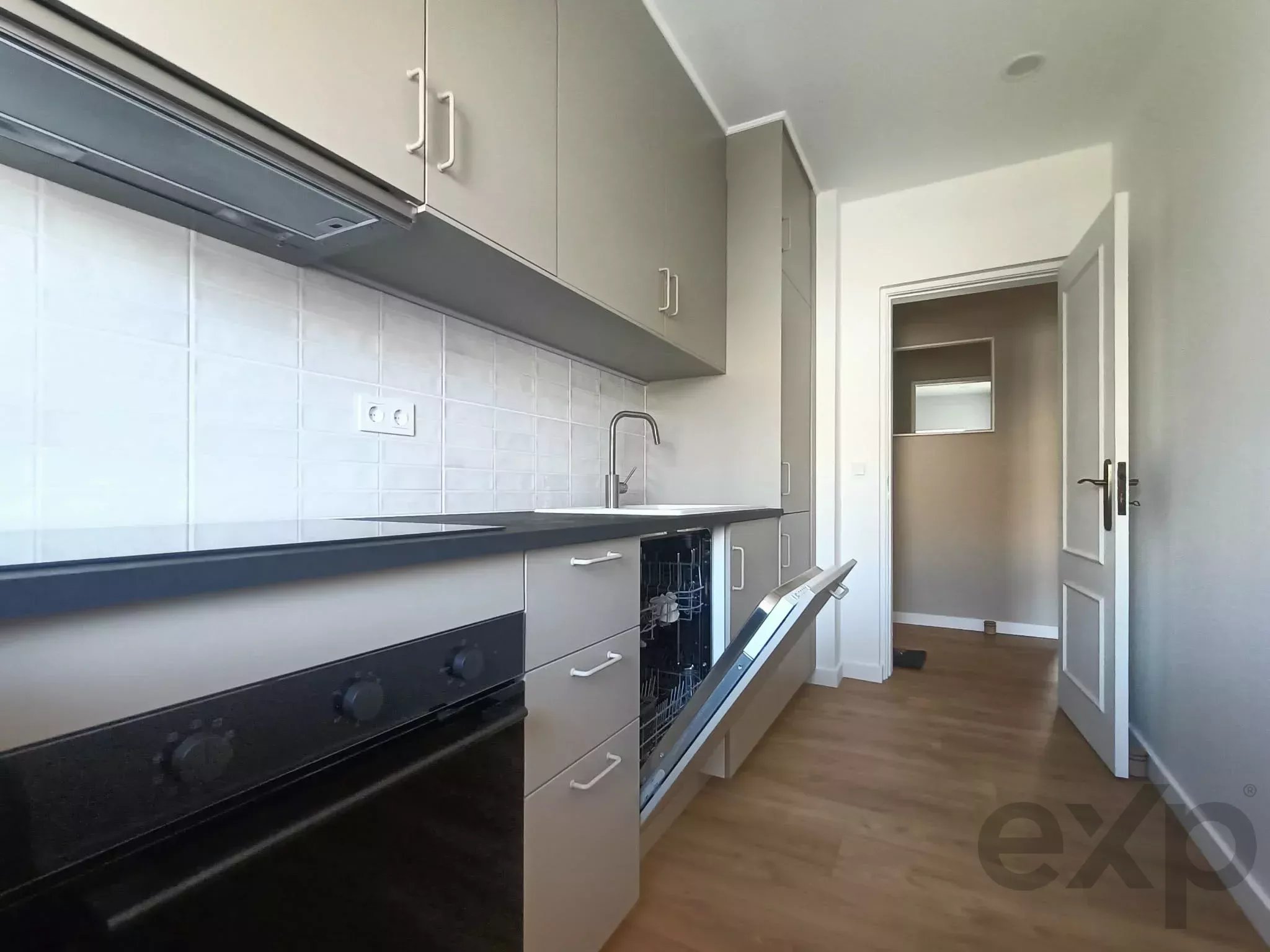 T1 Apartment in a condominium featuring swimming pools, Vilamoura, Algarve, Portugal 86940784 image 9
