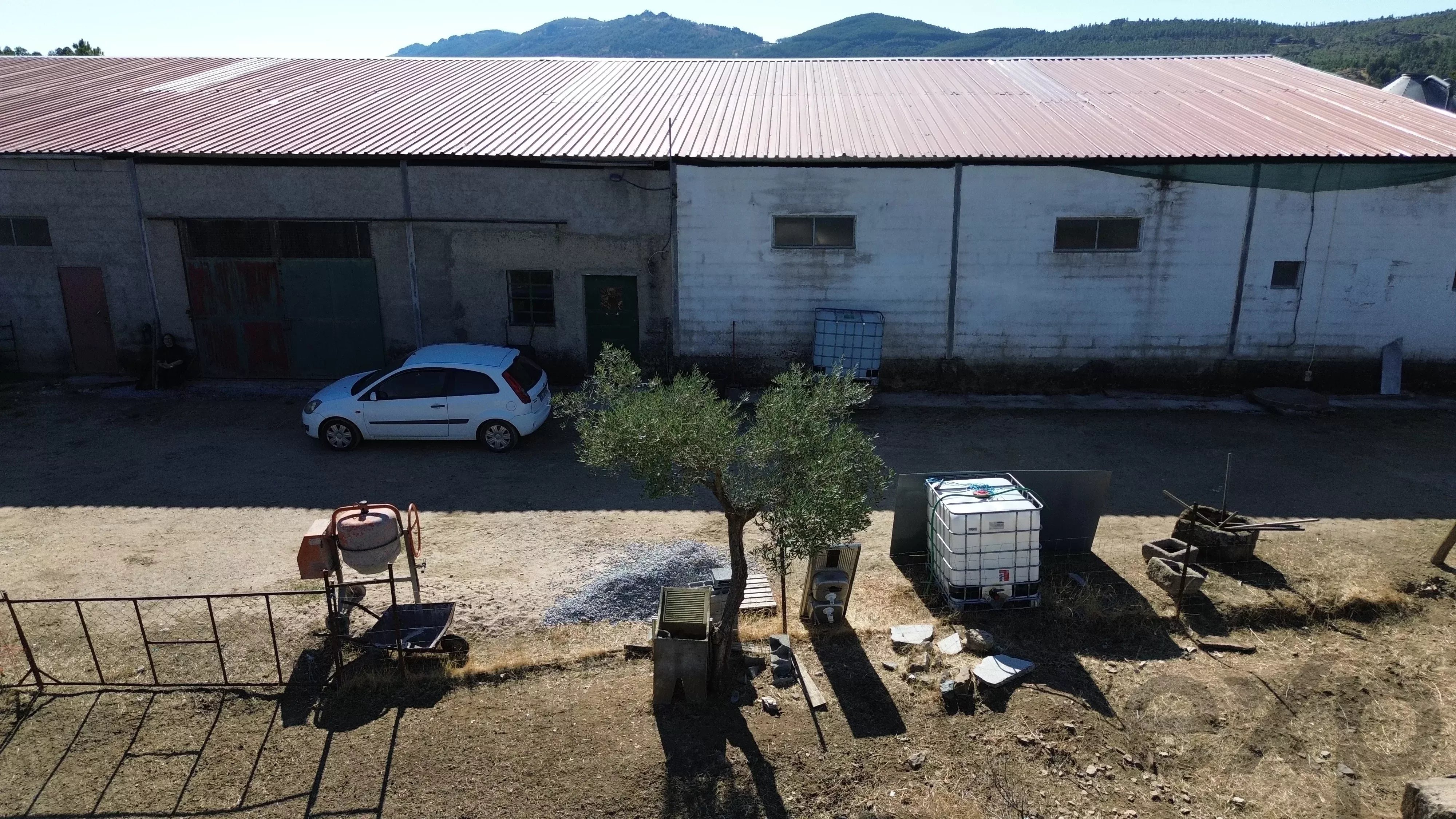 Loja de comércio à venda em Aranhas, 710 m²