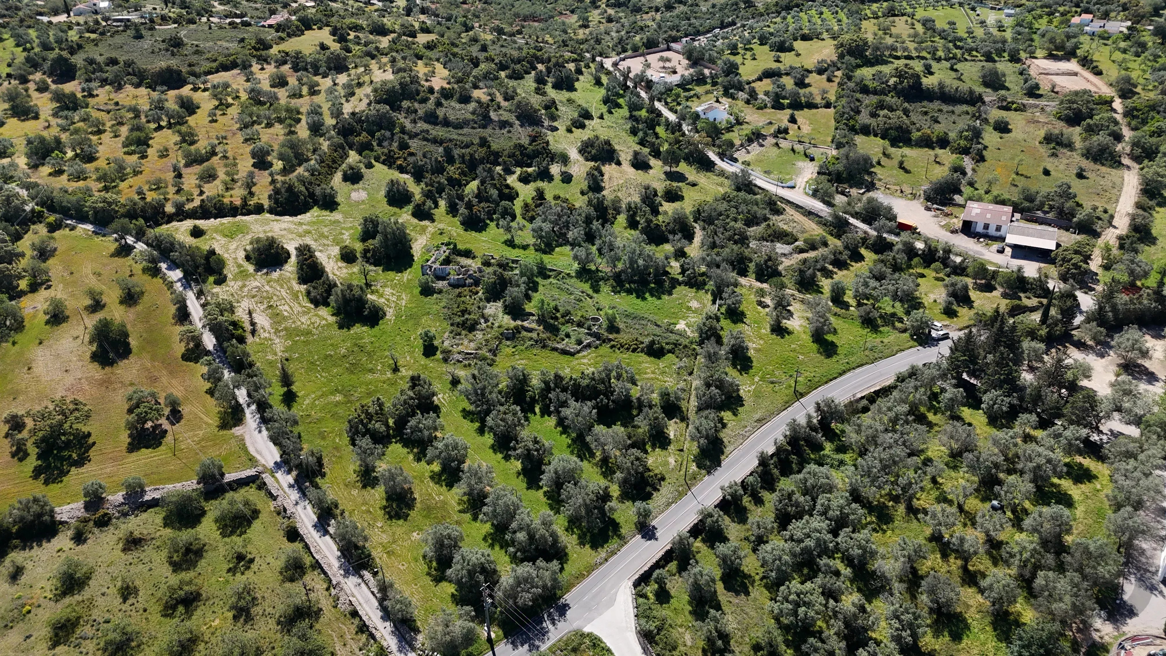 Algarve (serra) - Terreno com Ruína com Projeto Aprovado