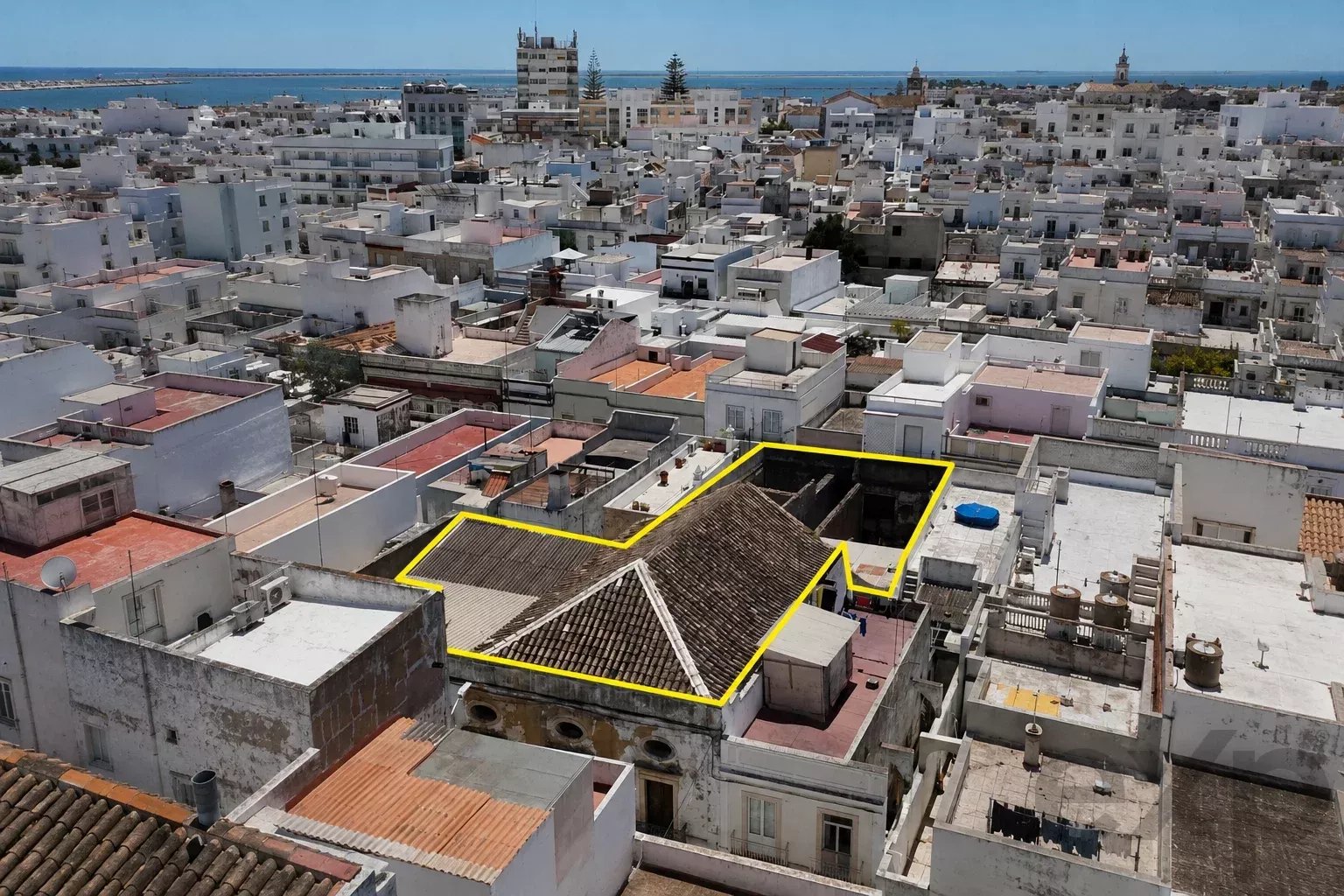 Edifício com alma algarvia: 357m² no Centro de Olhão com Viabilidade para 5 Pisos 86965386 image 2