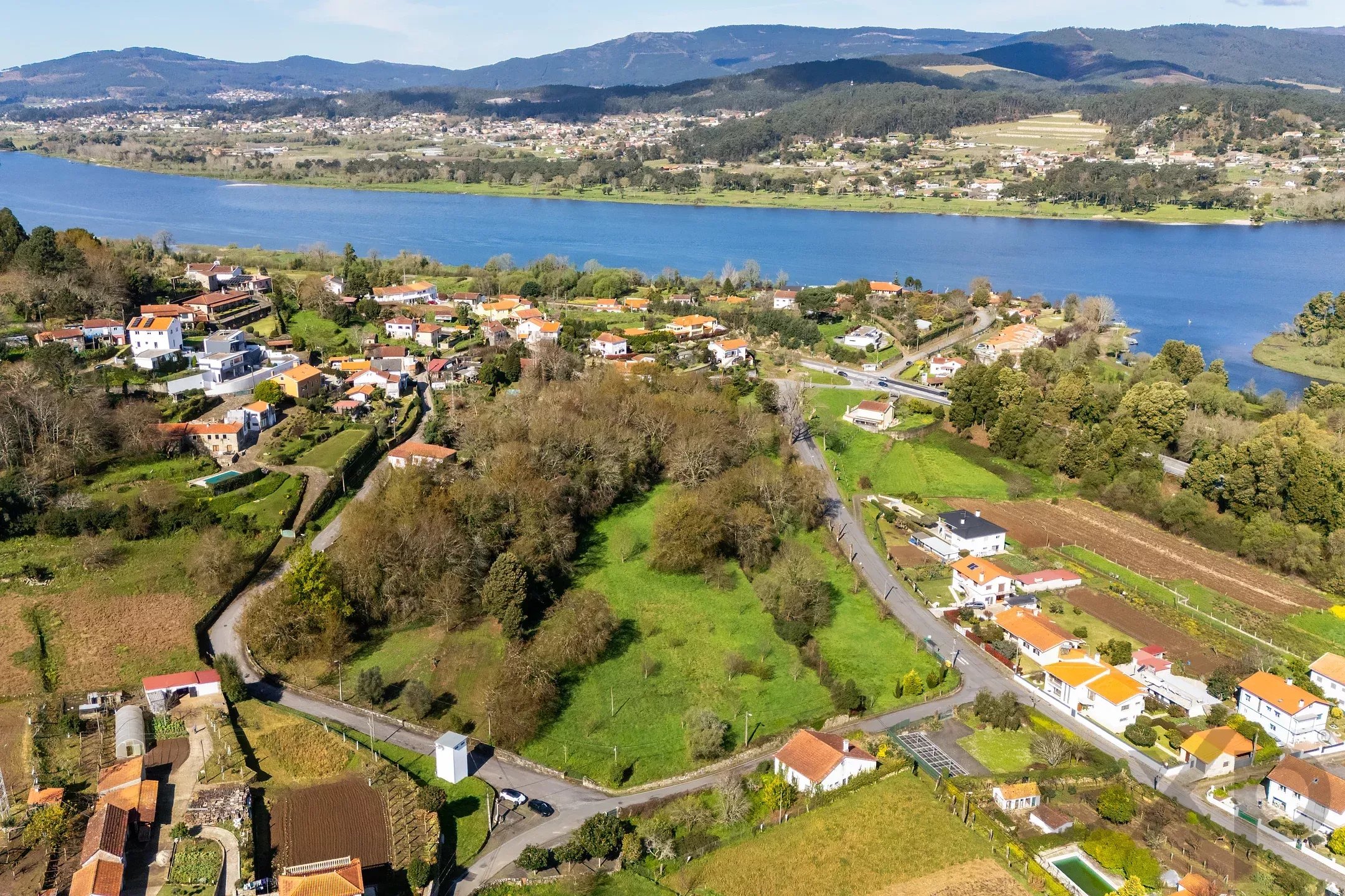 Terreno para Construção | 6.877 m² | 10 km Espanha | Investimento