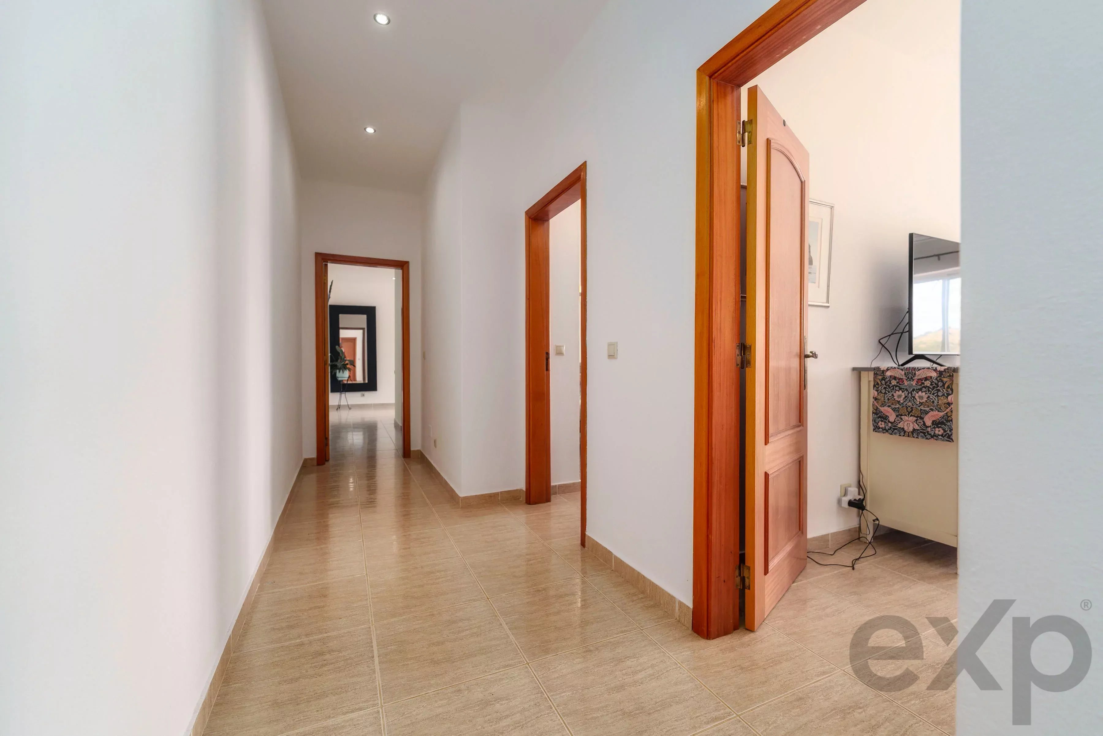Country villa renovated with 5 bedrooms, swimming pool, panoramic views, 2 hectares 87005816 image 27