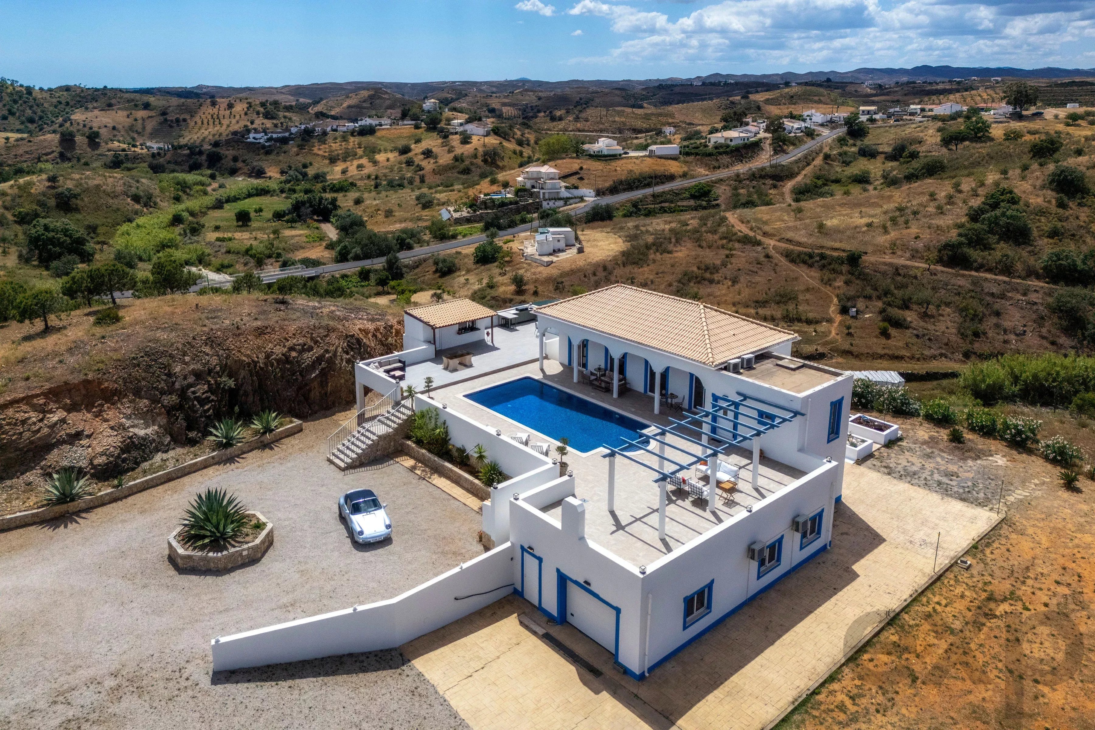 Country villa renovated with 5 bedrooms, swimming pool, panoramic views, 2 hectares 87005816 image 66