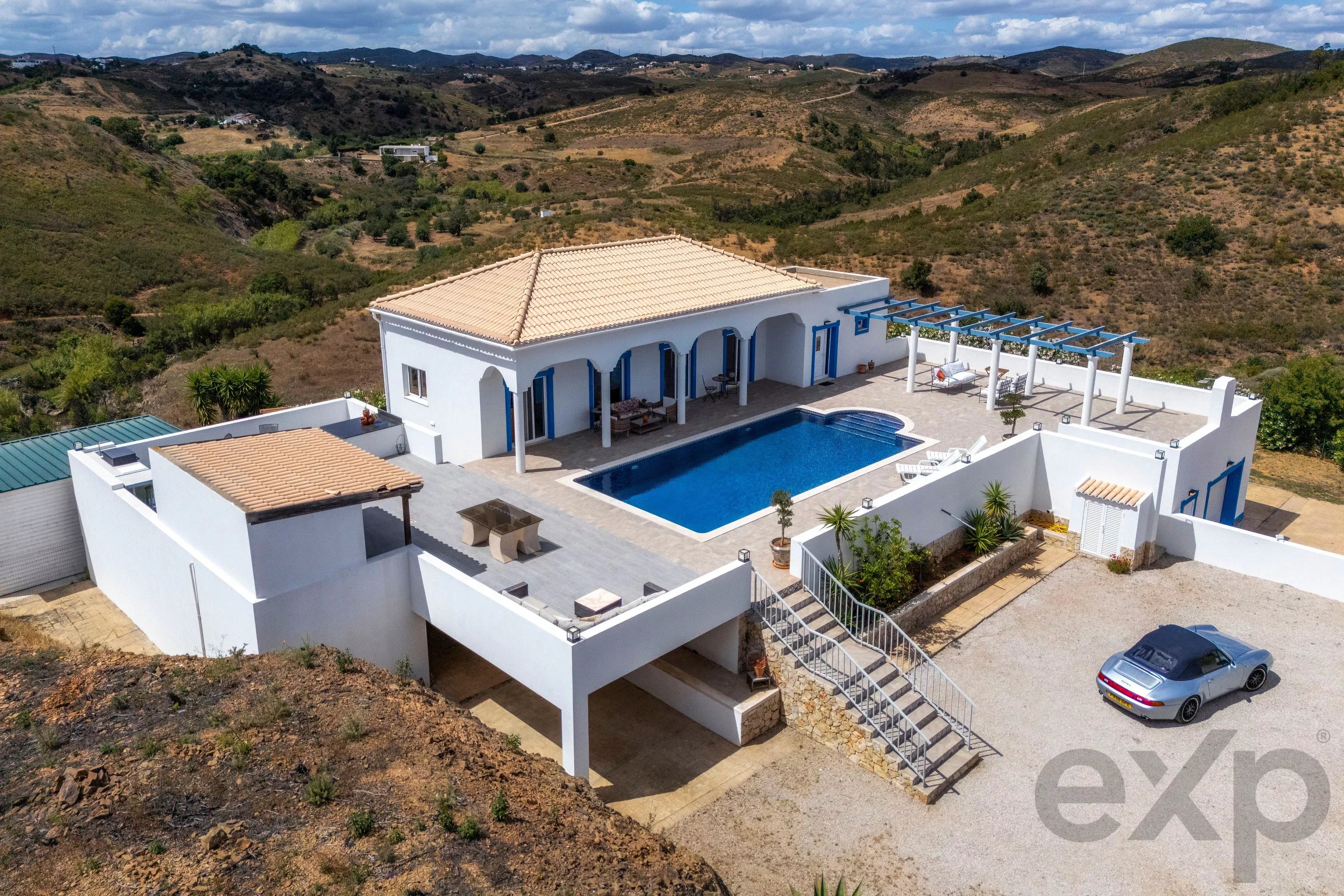 Country villa renovated with 5 bedrooms, swimming pool, panoramic views, 2 hectares 87005816 image 63