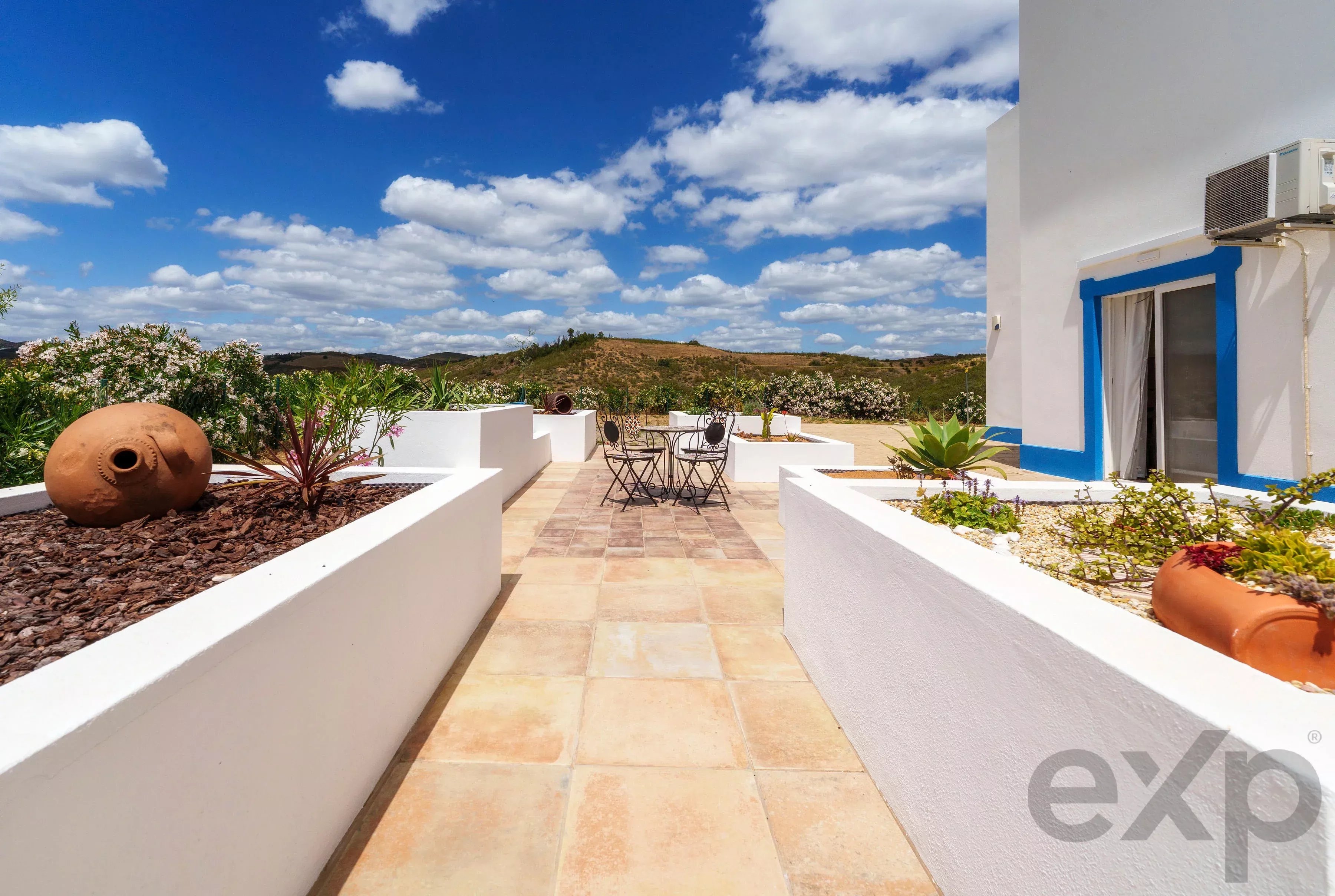 Country villa renovated with 5 bedrooms, swimming pool, panoramic views, 2 hectares 87005816 image 40