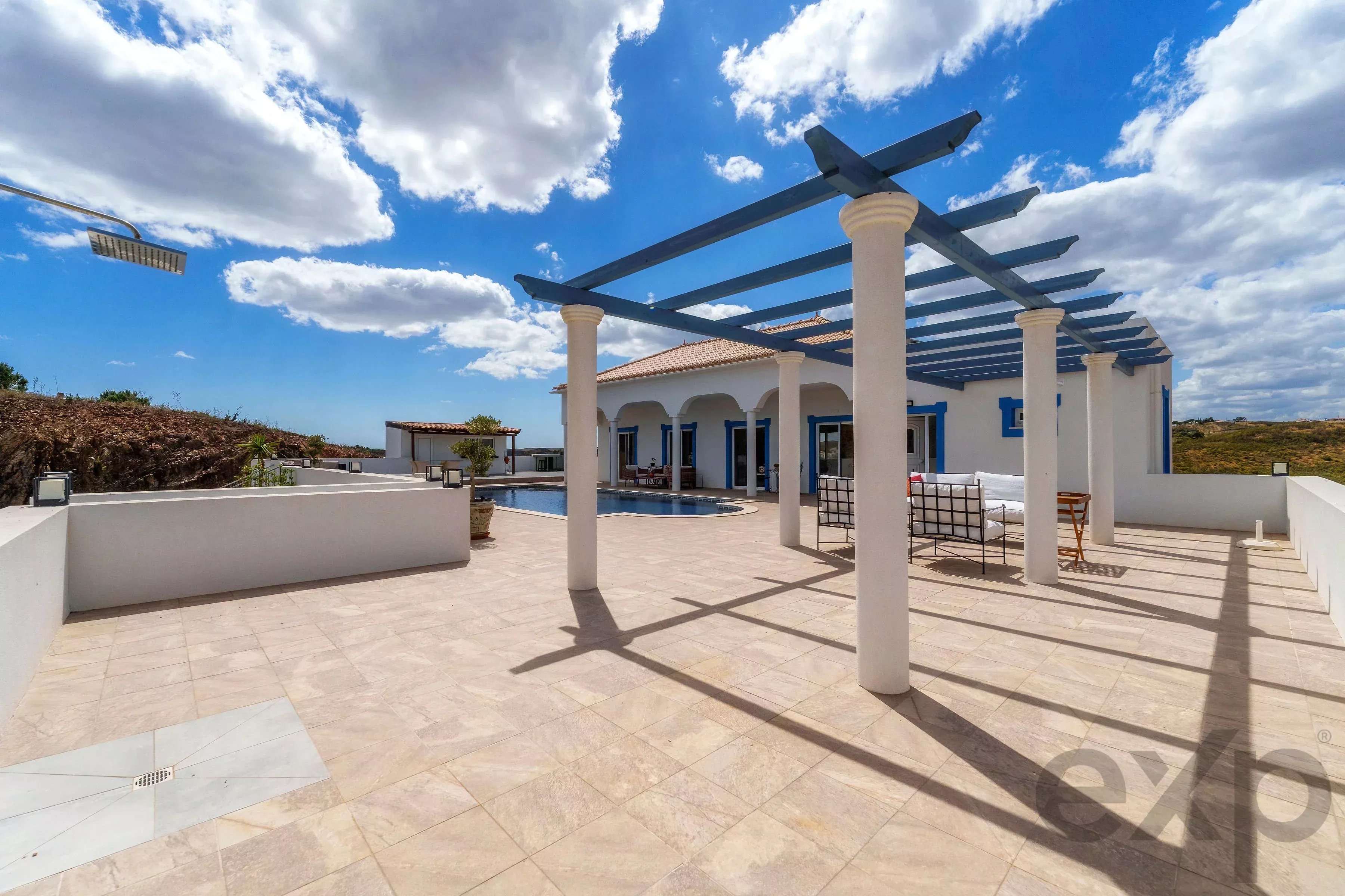 Country villa renovated with 5 bedrooms, swimming pool, panoramic views, 2 hectares 87005816 image 58