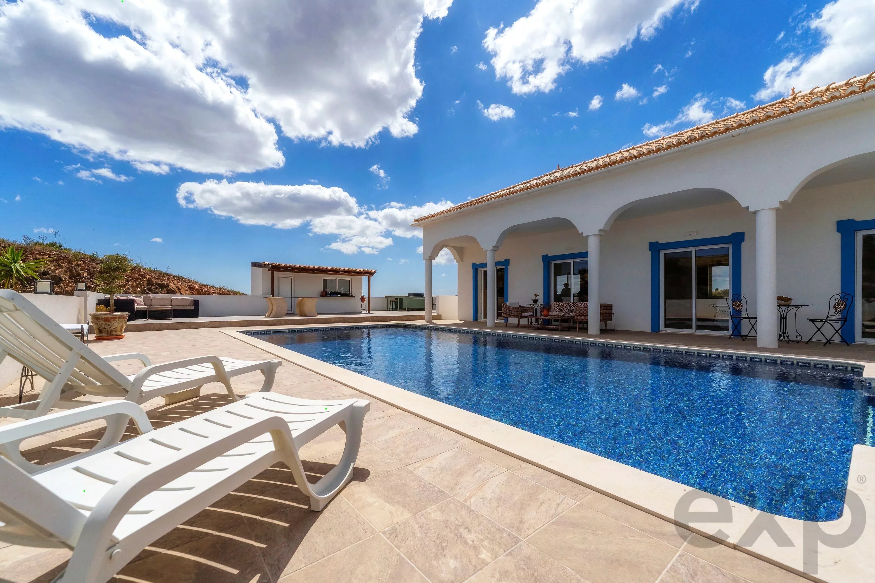 Country villa renovated with 5 bedrooms, swimming pool, panoramic views, 2 hectares 87005816 image 60